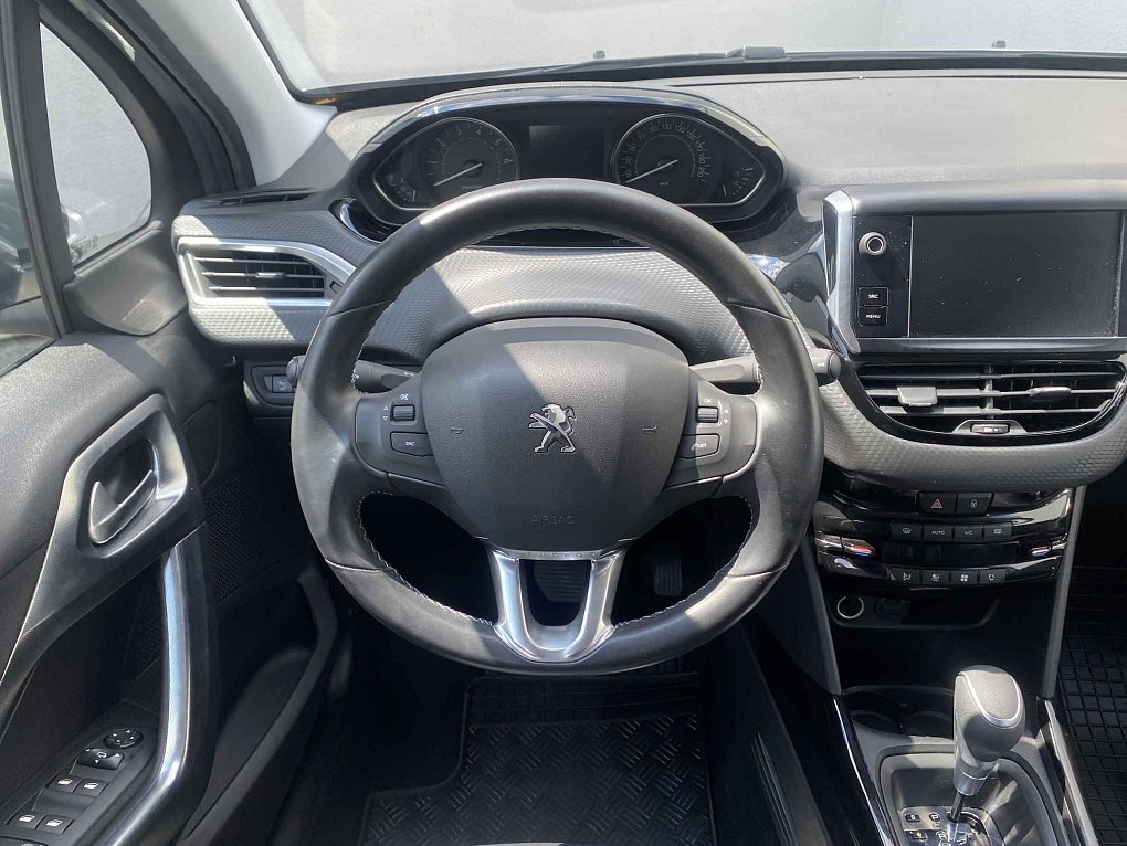 Peugeot 2008 1.2 PT 