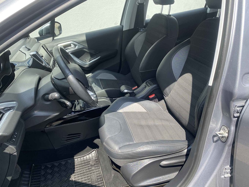 Peugeot 2008 1.2 PT 