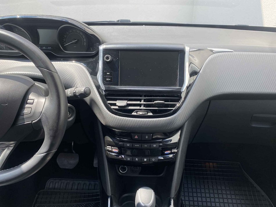 Peugeot 2008 1.2 PT 