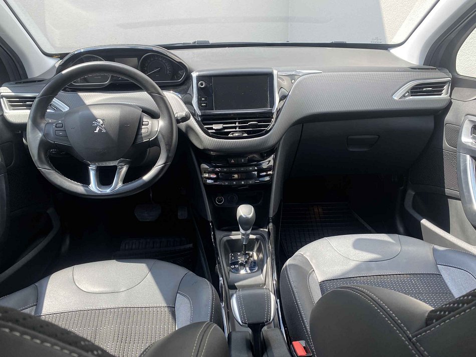 Peugeot 2008 1.2 PT 