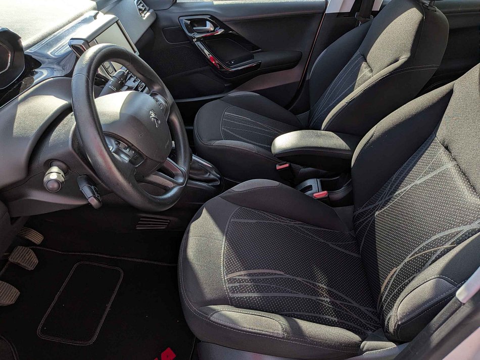 Peugeot 208 1.2 PT 
