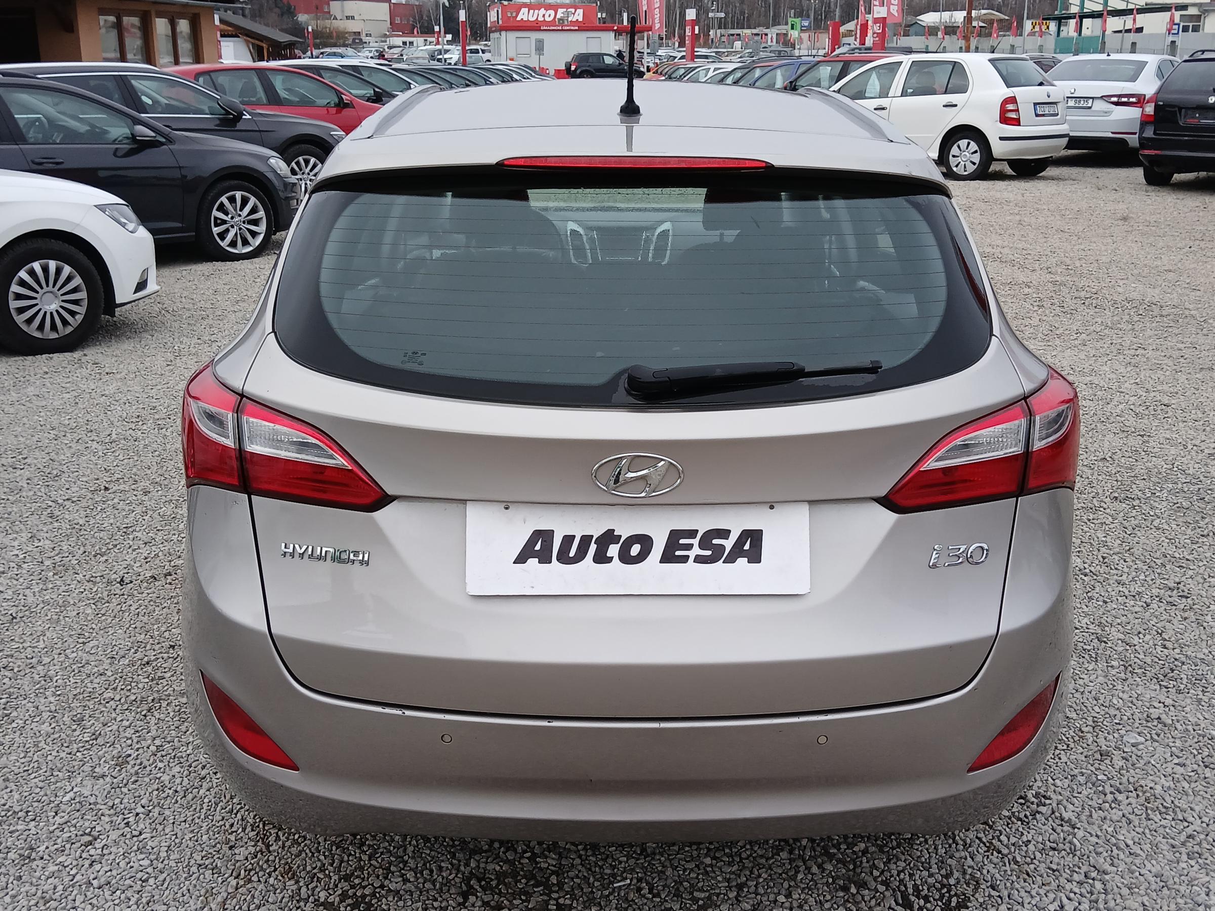 Hyundai i30, 2016 - pohled č. 5