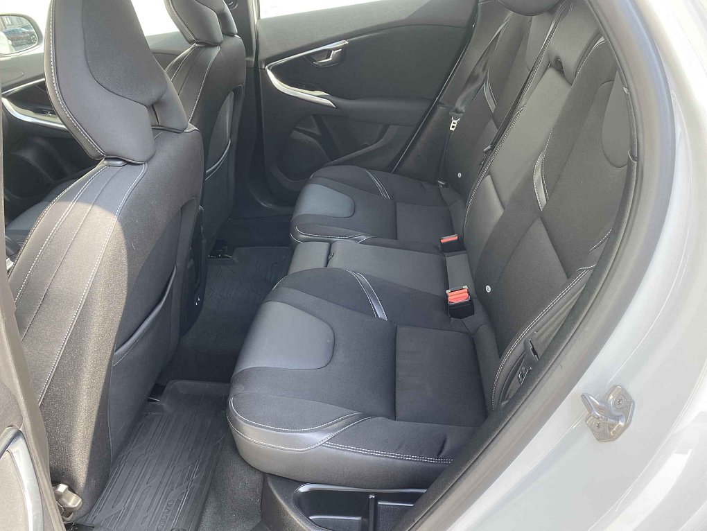 Volvo V40 2.0T2 Momentum