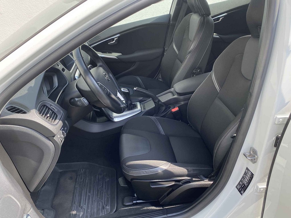 Volvo V40 2.0T2 Momentum