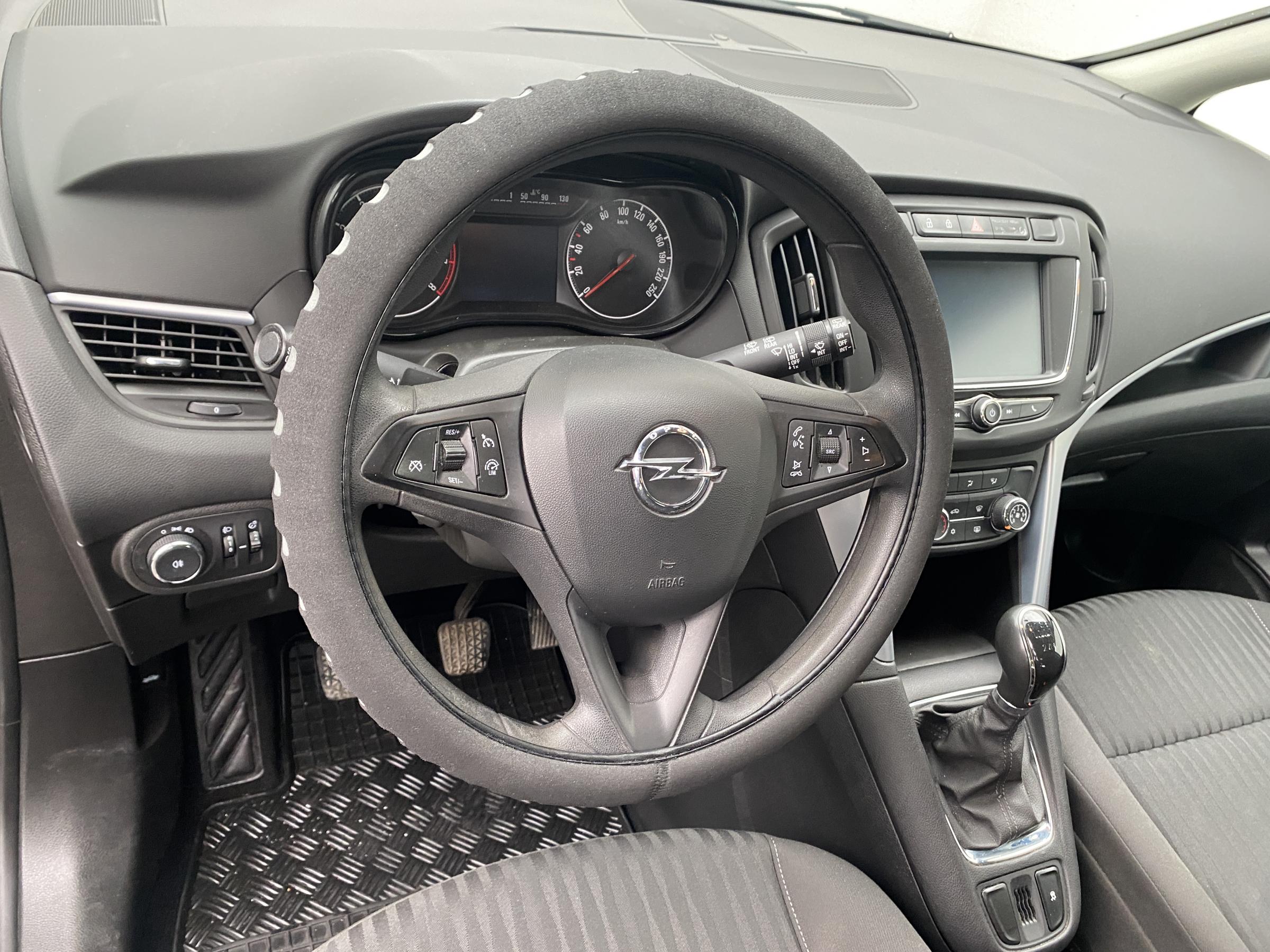 Opel Zafira, 2017 - pohled č. 13