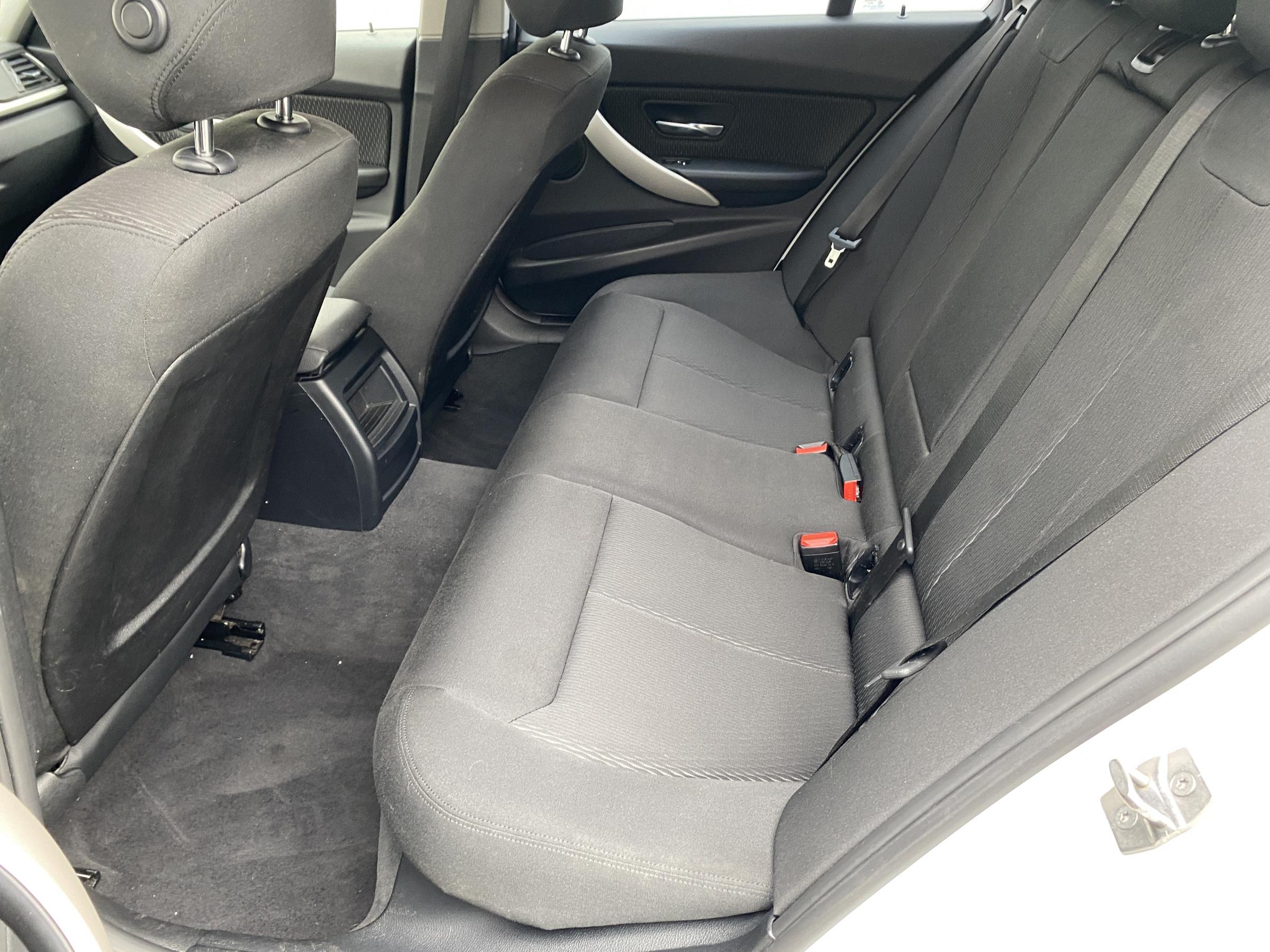 BMW Řada 3, 2018 - pohled č. 12