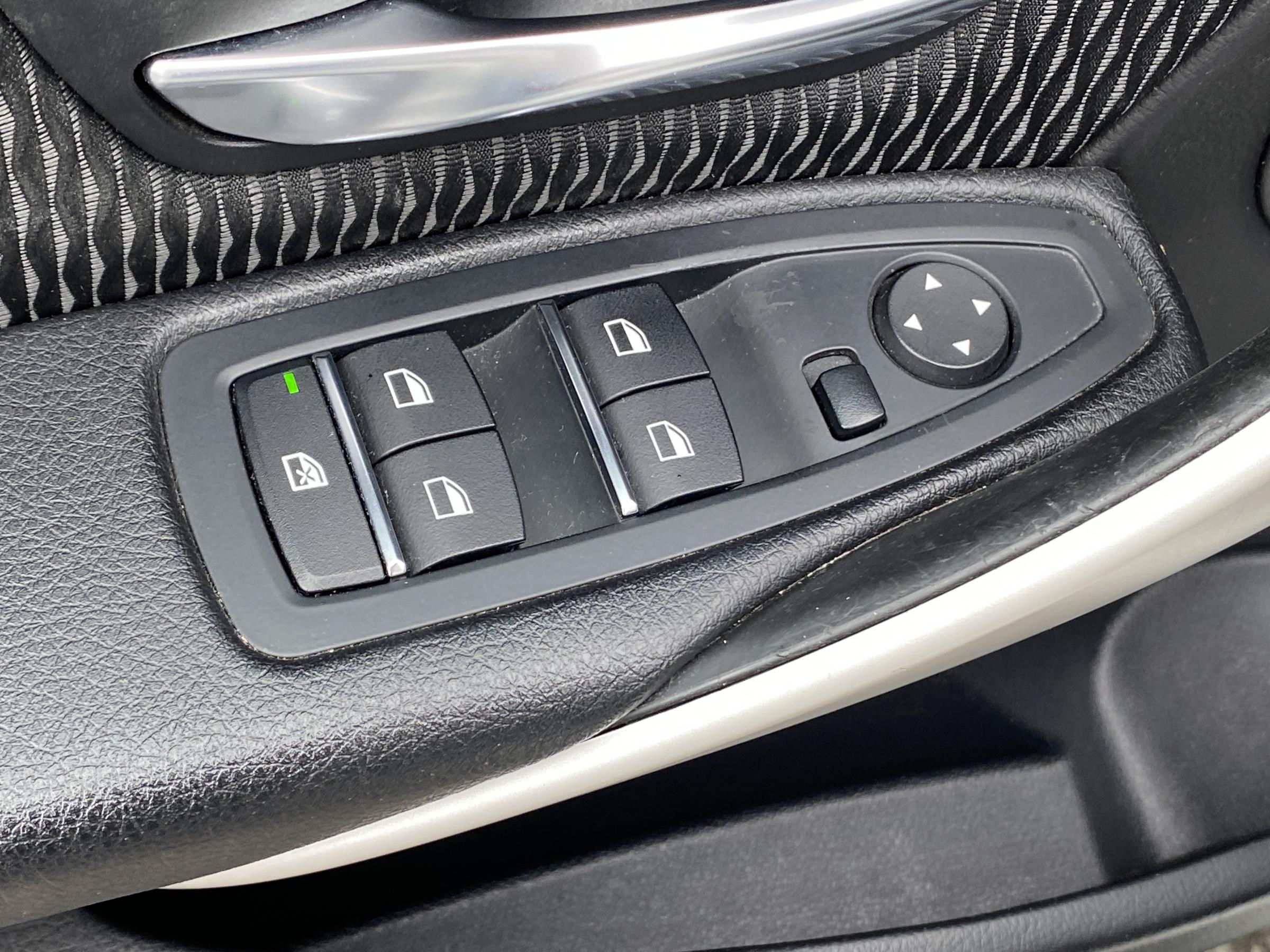 BMW Řada 3, 2018 - pohled č. 13