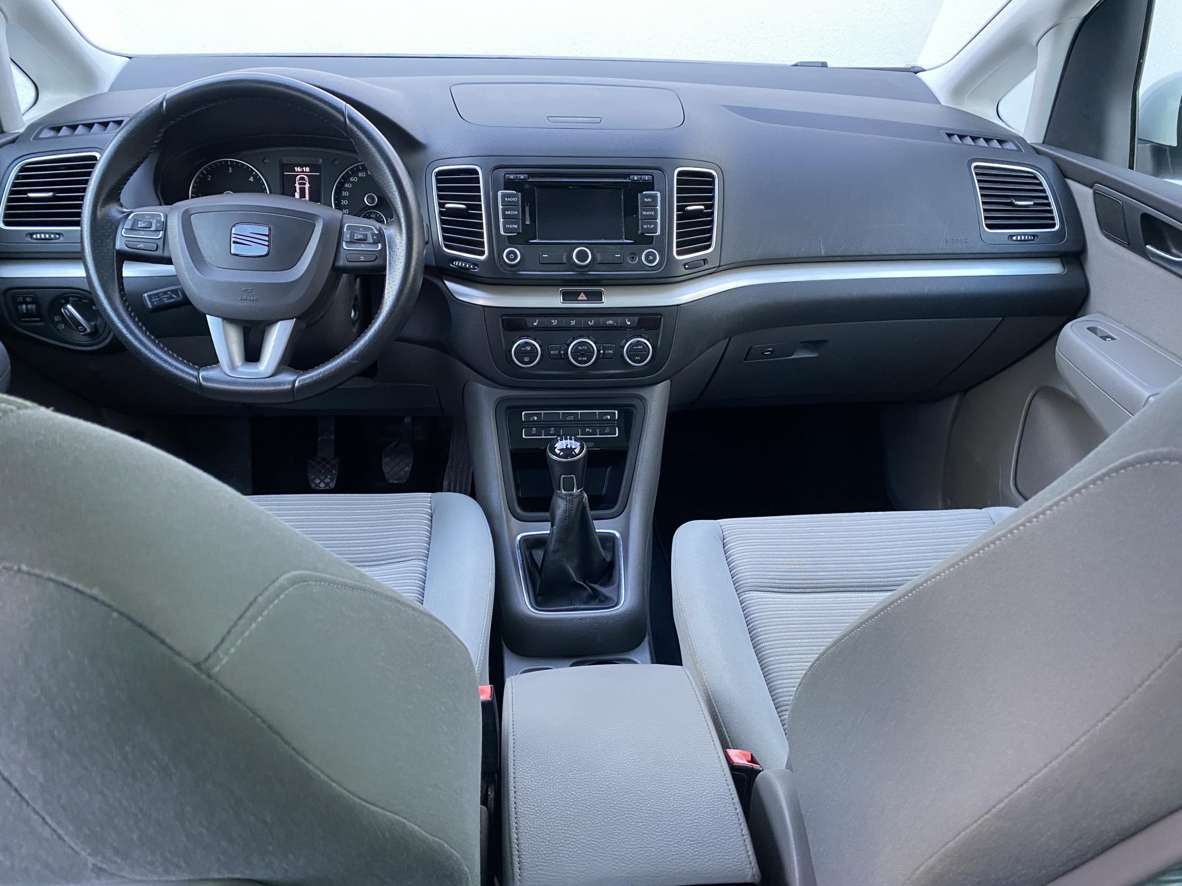 Seat Alhambra, 2014 - pohled č. 8