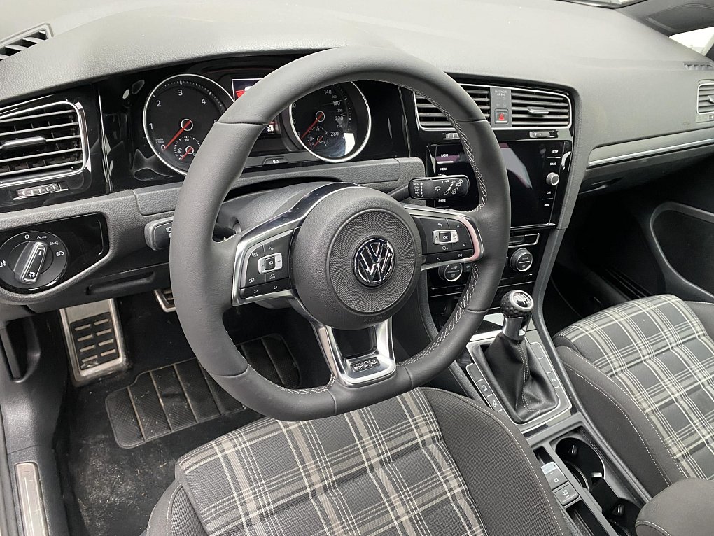 Volkswagen Golf 2.0 TDi GTD
