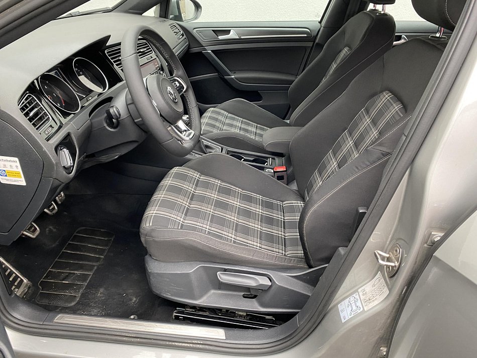 Volkswagen Golf 2.0 TDi GTD