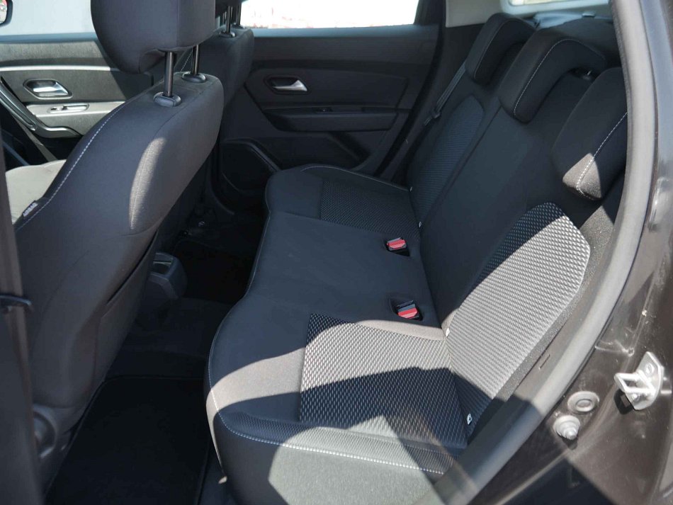 Dacia Duster 1.6 i 