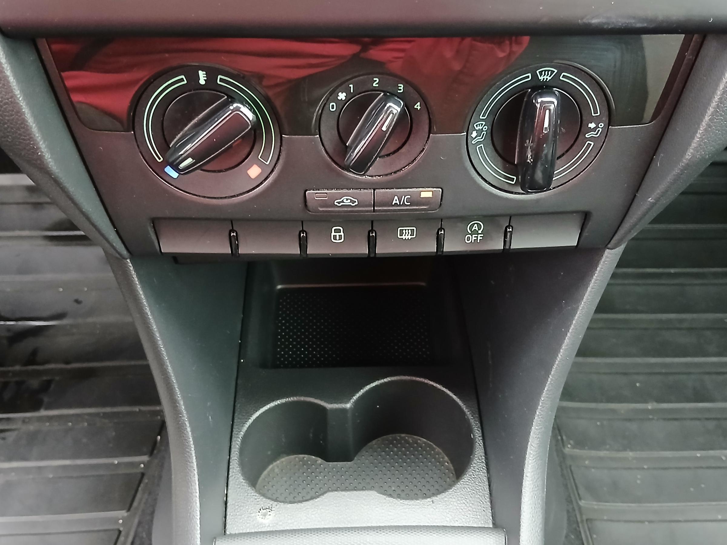 Škoda Rapid, 2019 - pohled č. 15