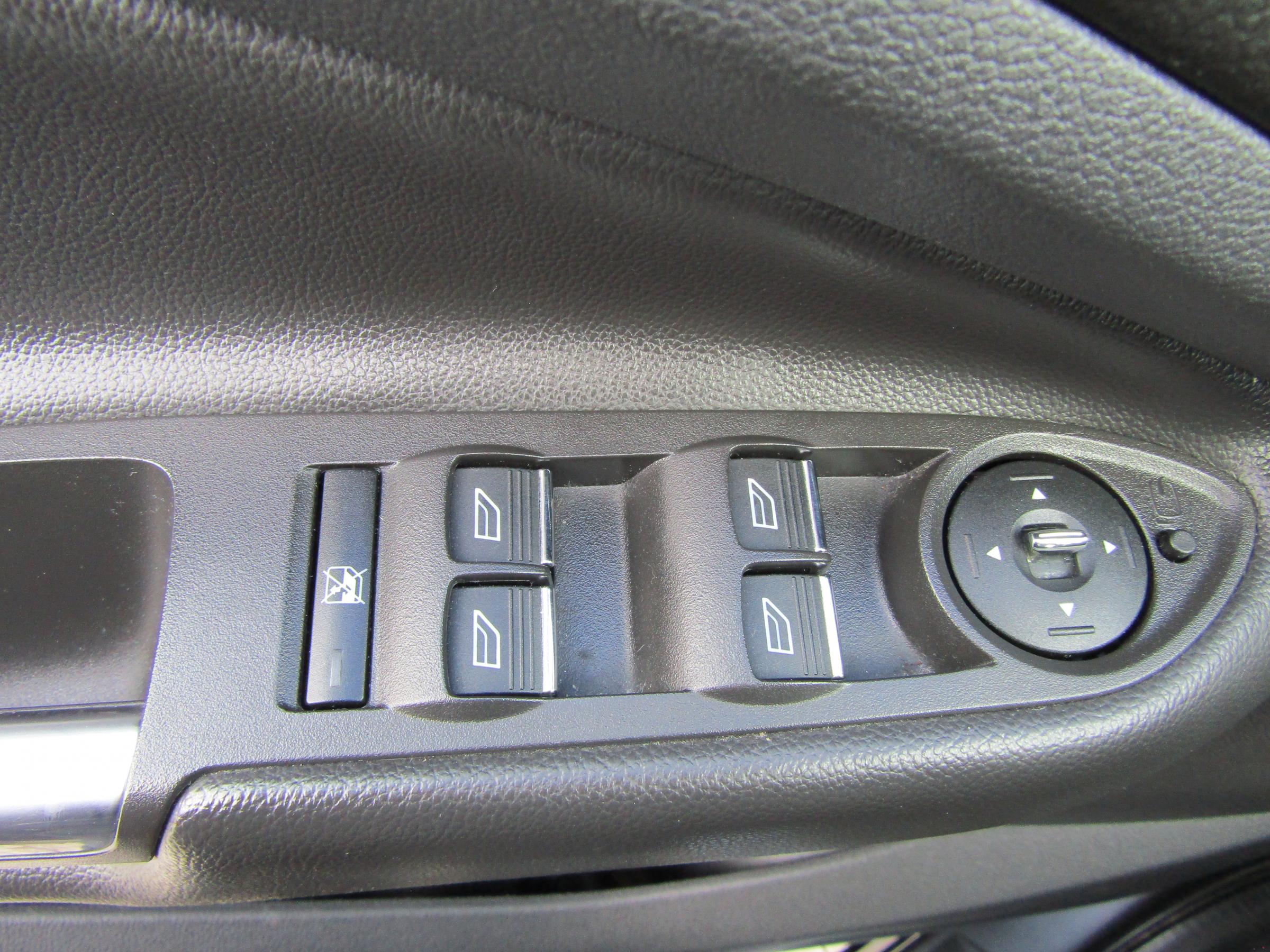 Ford Kuga, 2013 - pohled č. 12