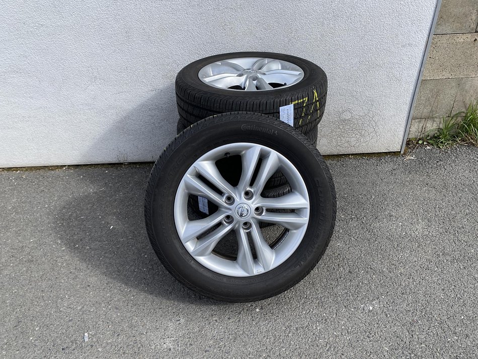 Nissan Qashqai 1.6i  7míst