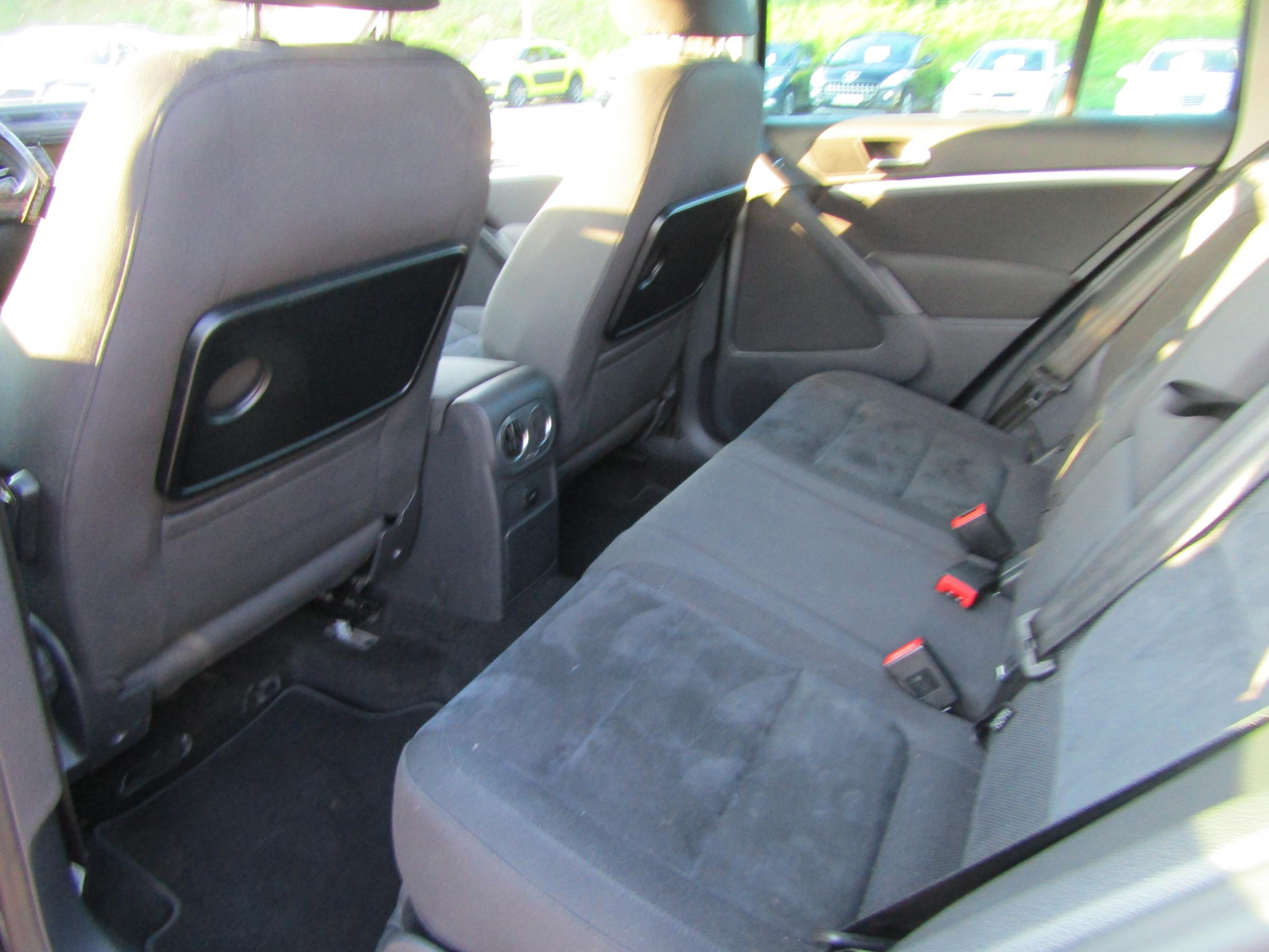 Volkswagen Tiguan, 2011 - pohled č. 12