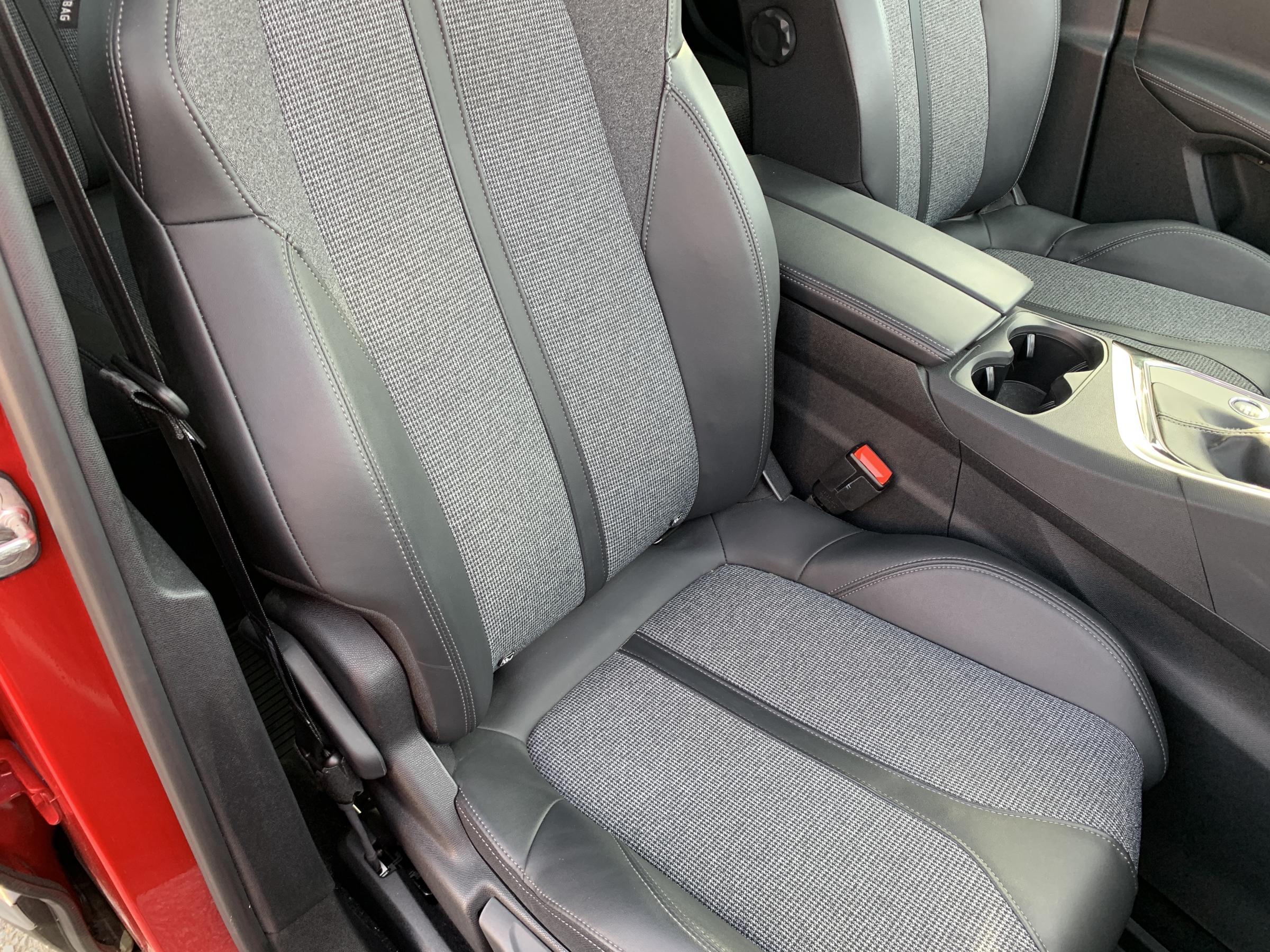 Peugeot 3008, 2020 - pohled č. 12