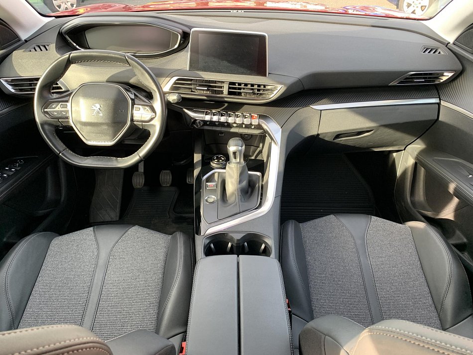 Peugeot 3008 1.2PT Allure