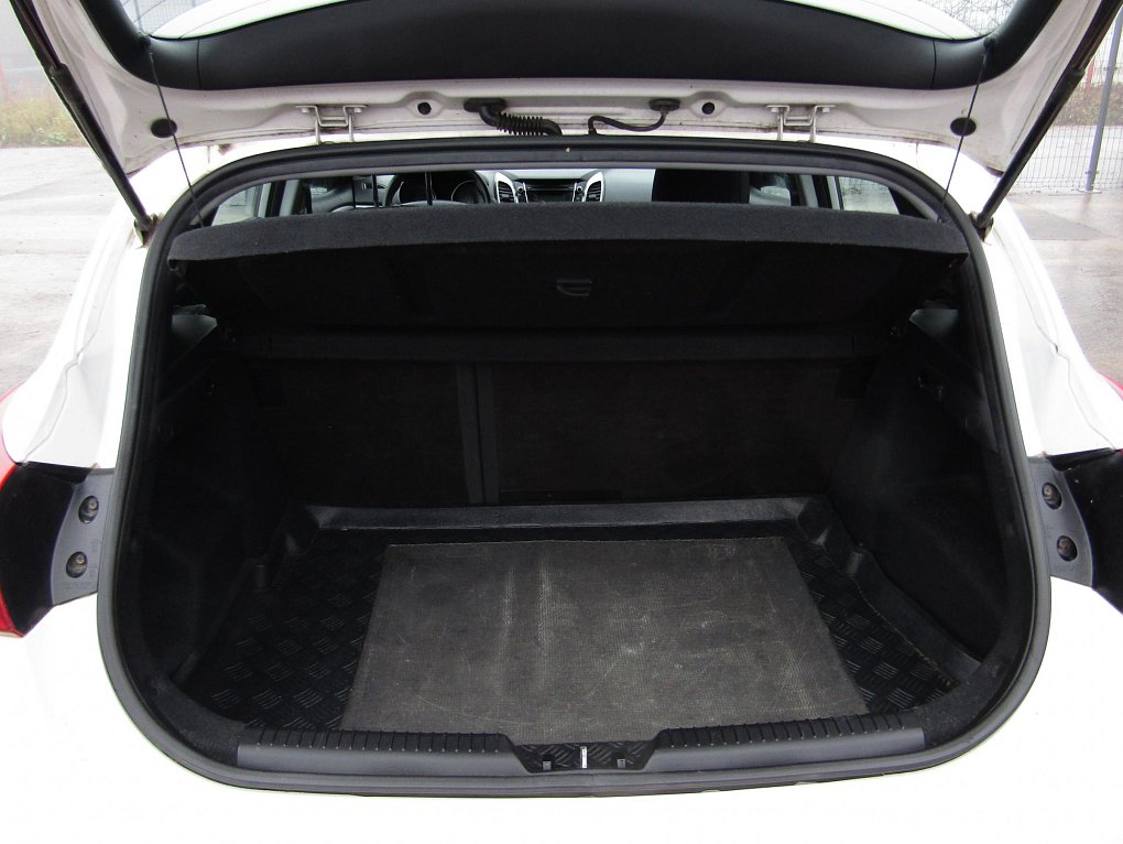 Hyundai I30 1.6 CVVT Trikolor