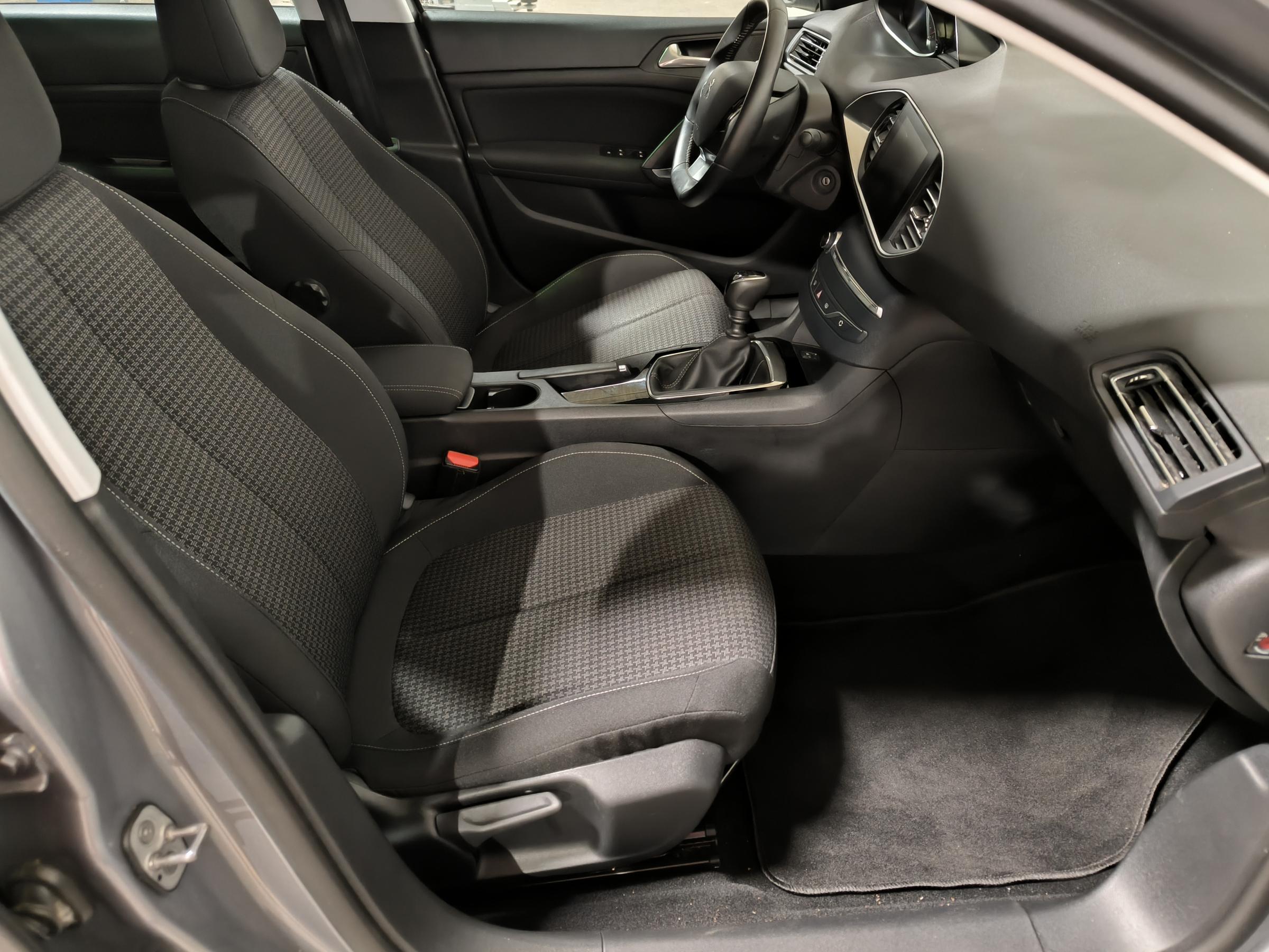 Peugeot 308, 2020 - pohled č. 12