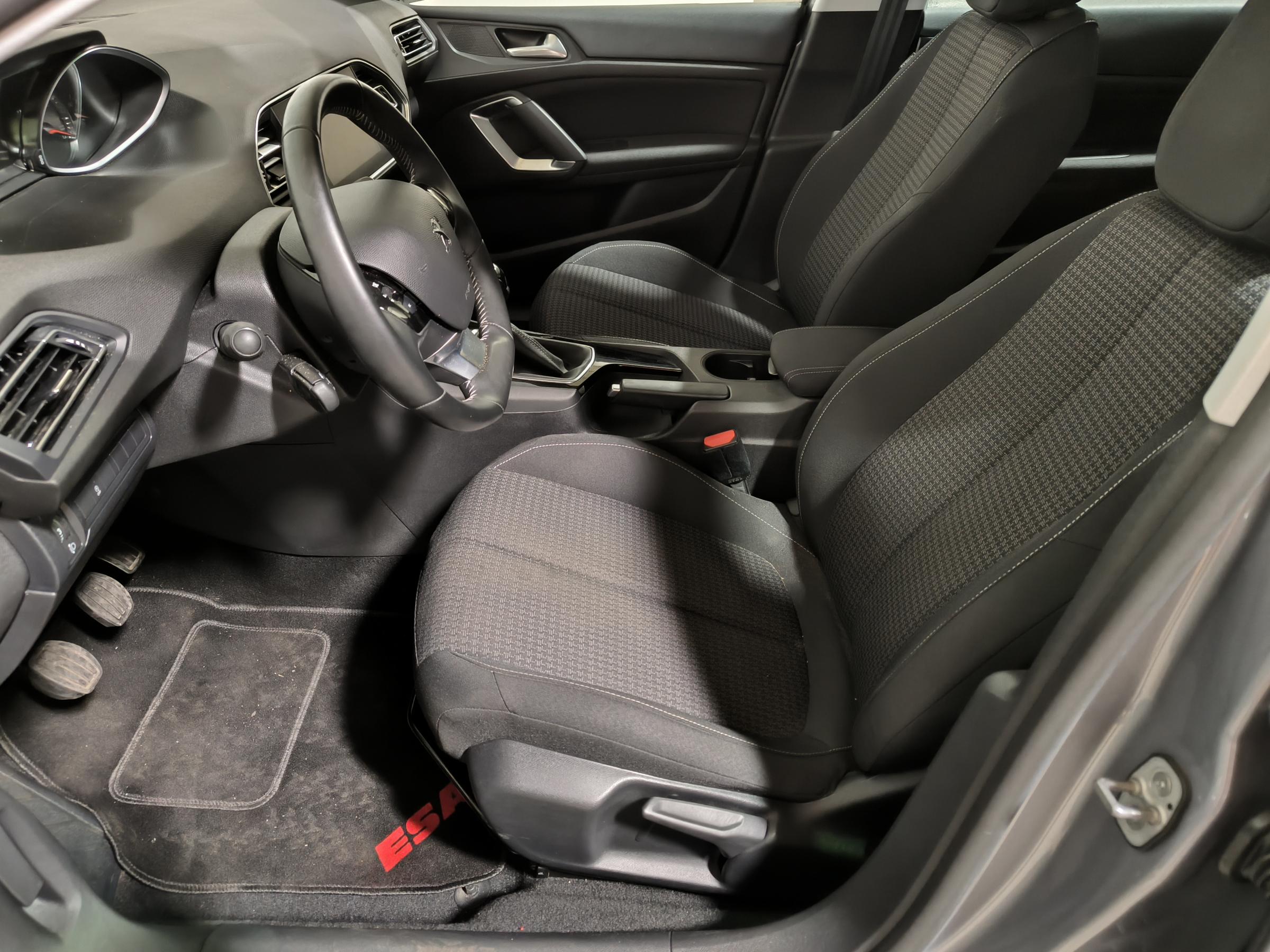 Peugeot 308, 2020 - pohled č. 9