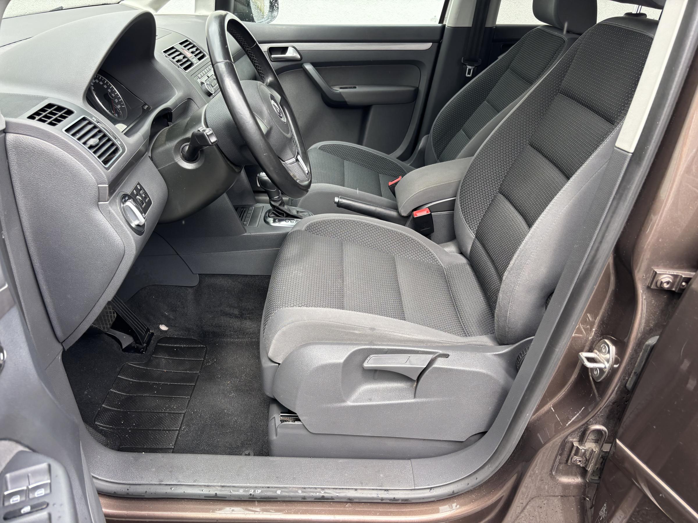 Volkswagen Touran, 2011 - pohled č. 11