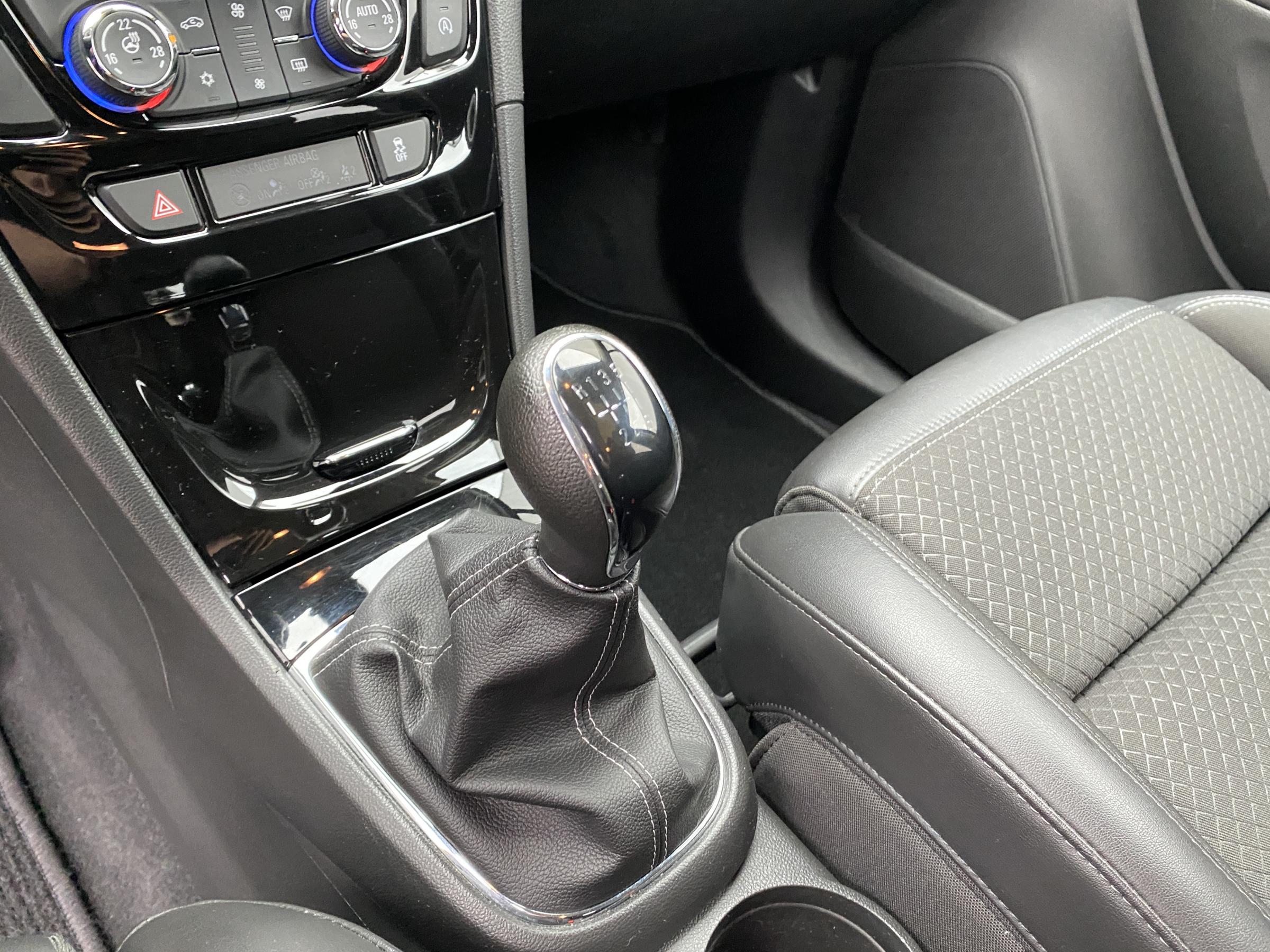 Opel Mokka, 2017 - pohled č. 16