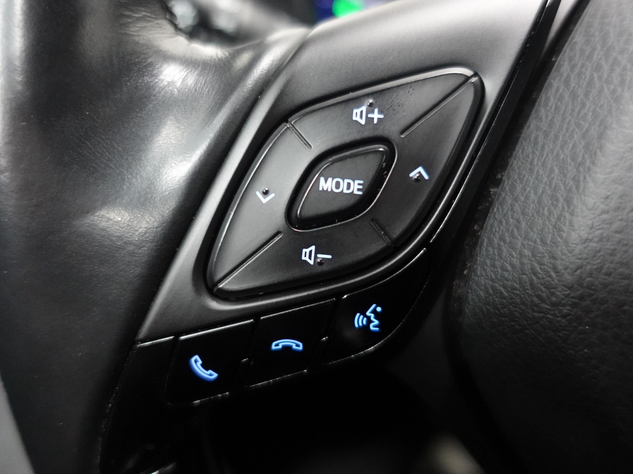 Toyota C-HR, 2018 - pohled č. 15