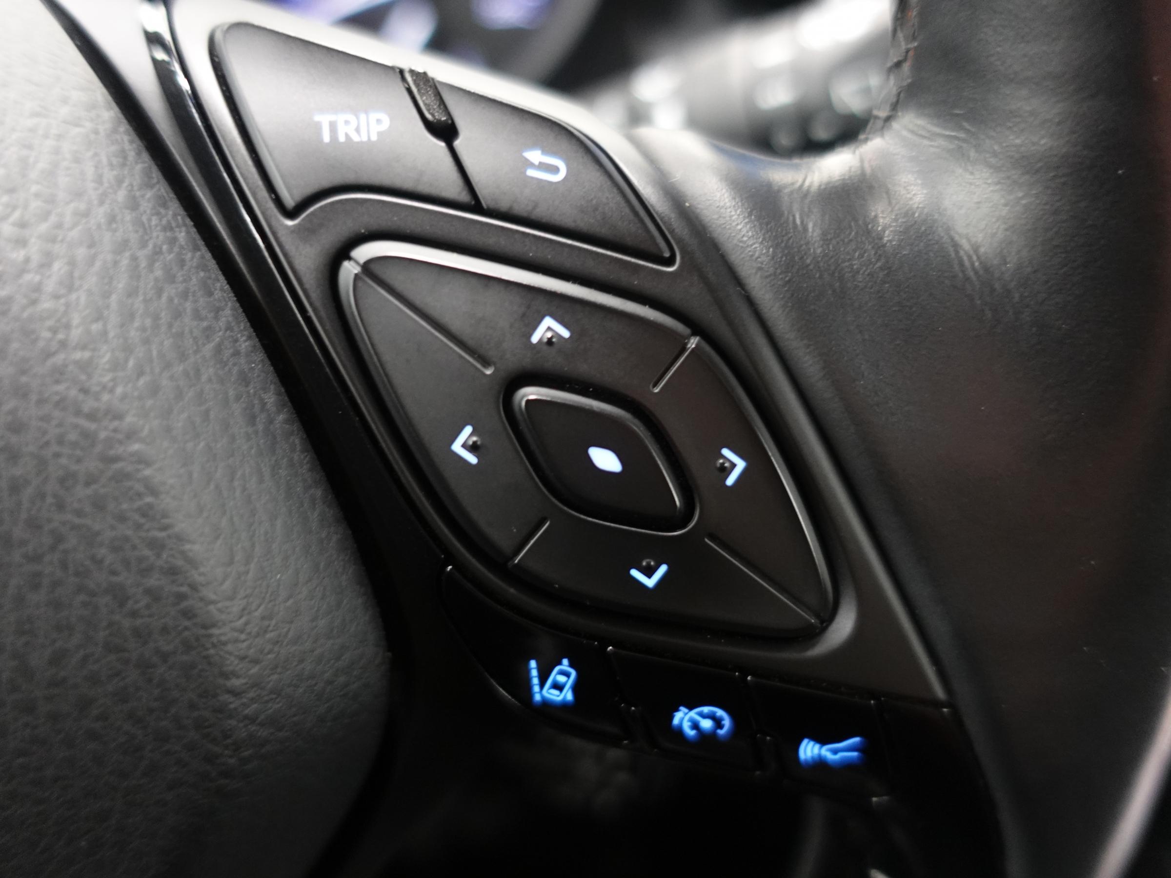 Toyota C-HR, 2018 - pohled č. 16