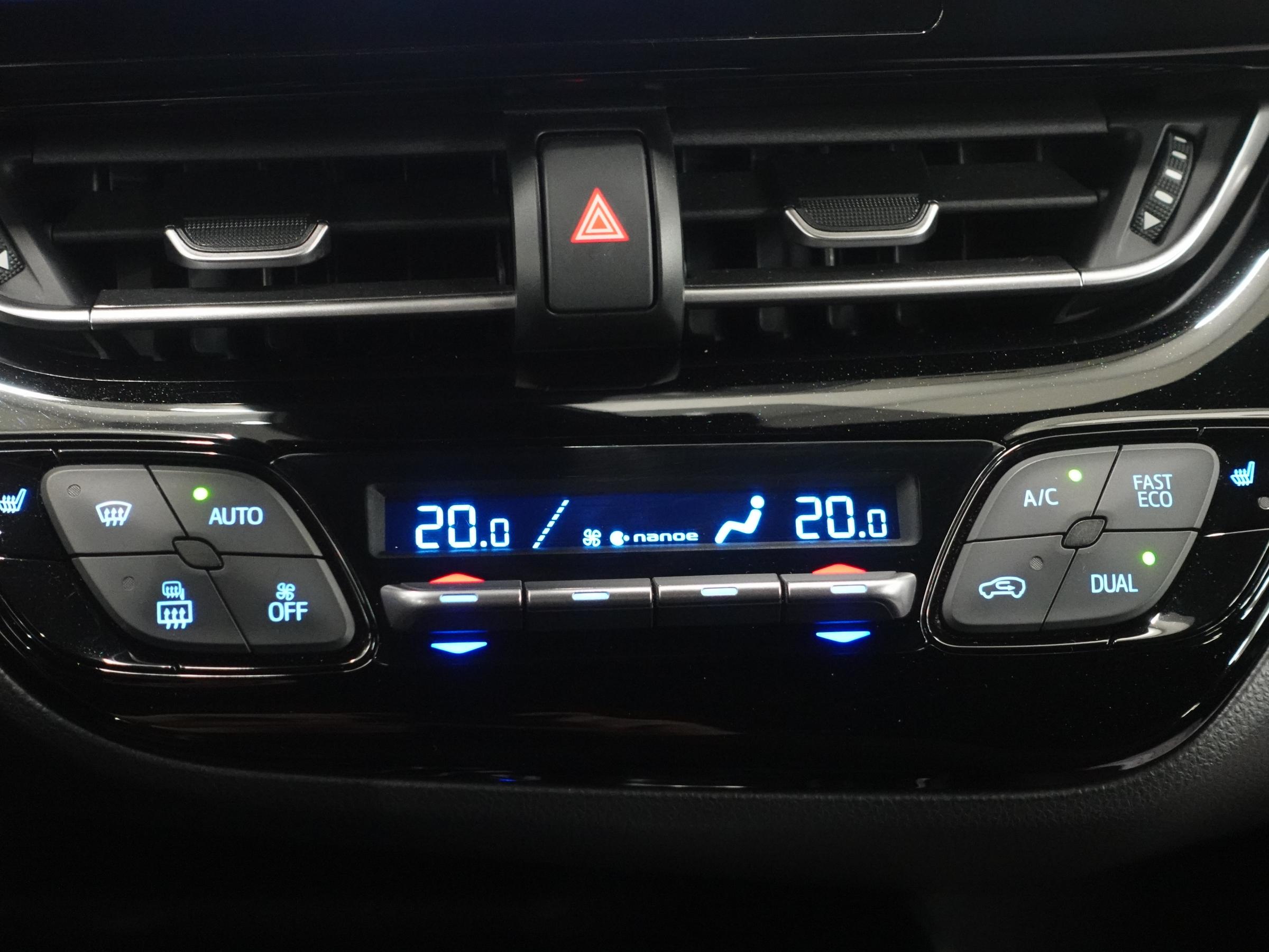 Toyota C-HR, 2018 - pohled č. 20