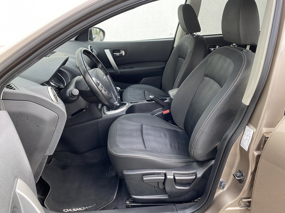 Nissan Qashqai 1.6i  7míst