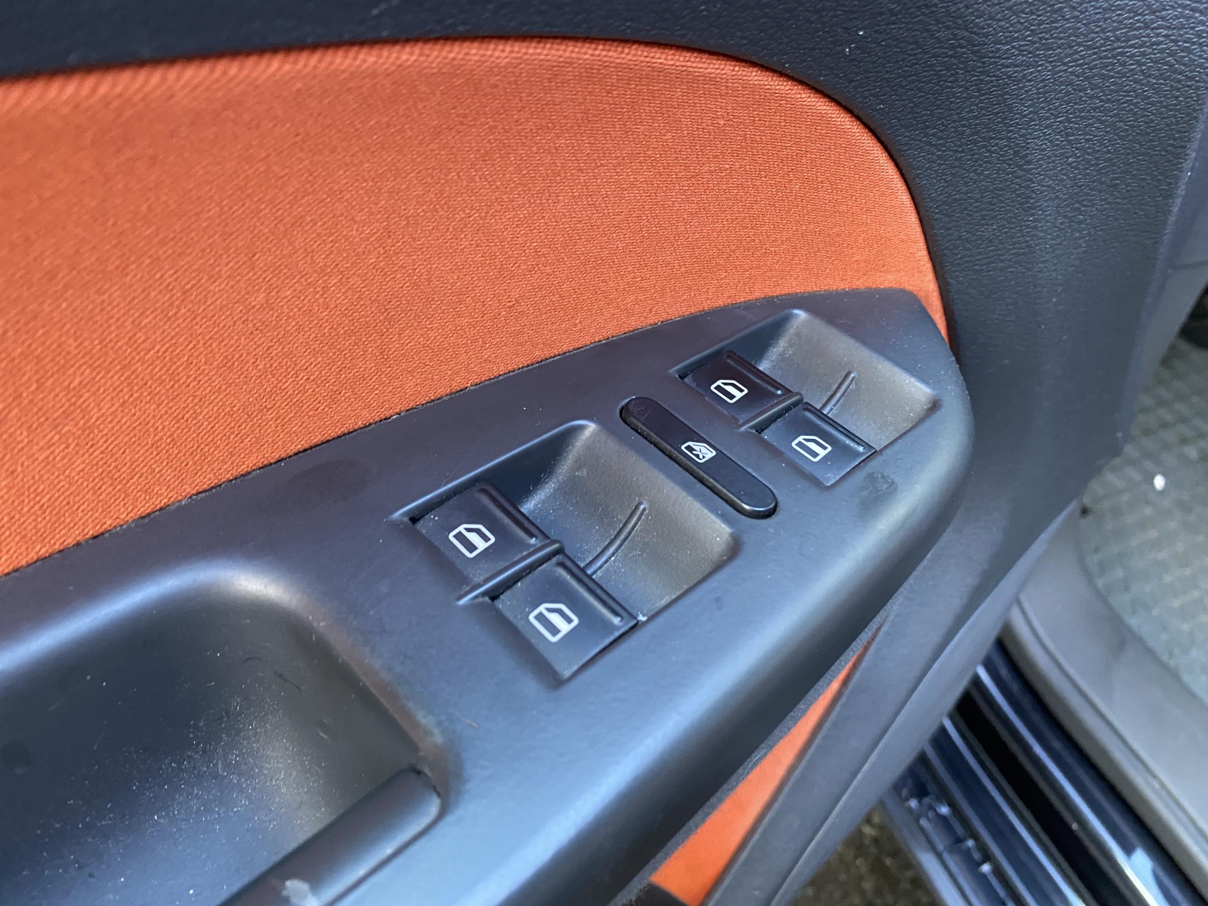 Volkswagen Touran, 2007 - pohled č. 13