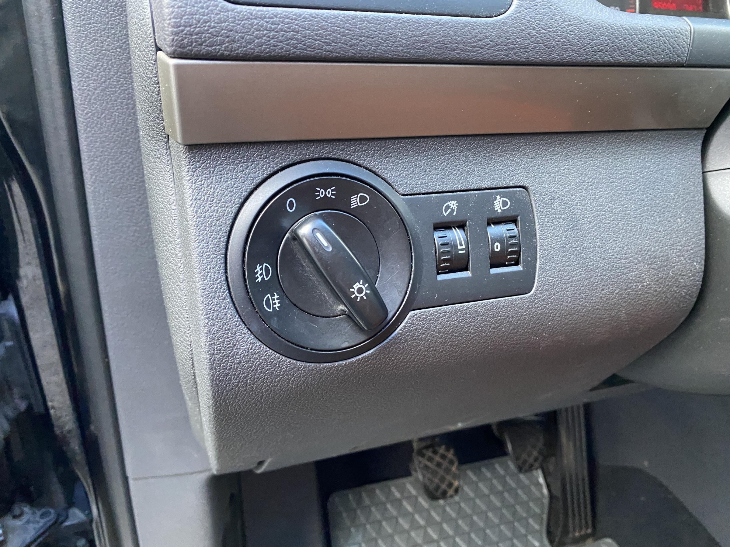 Volkswagen Touran, 2007 - pohled č. 15