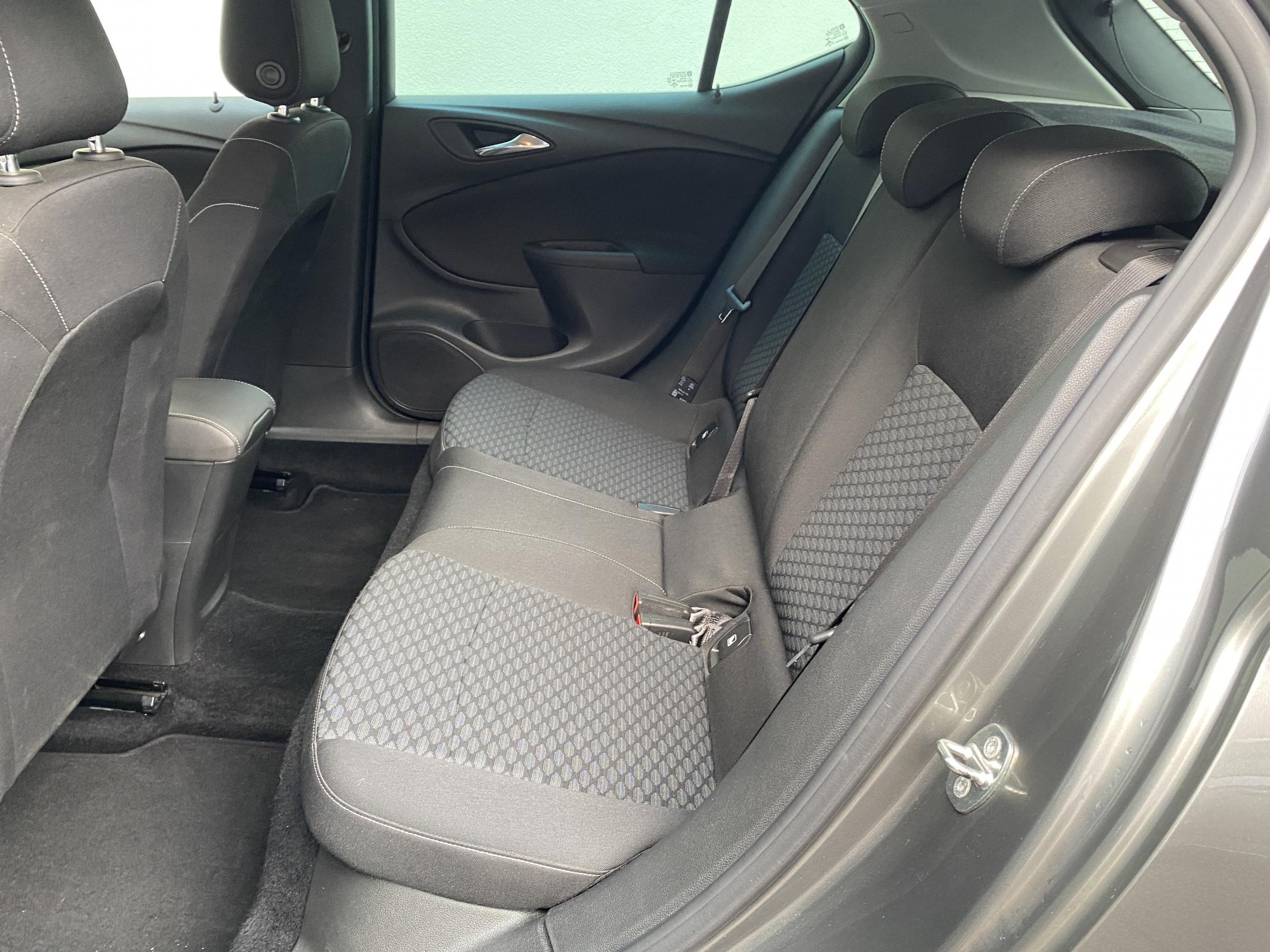 Opel Astra, 2018 - pohled č. 10