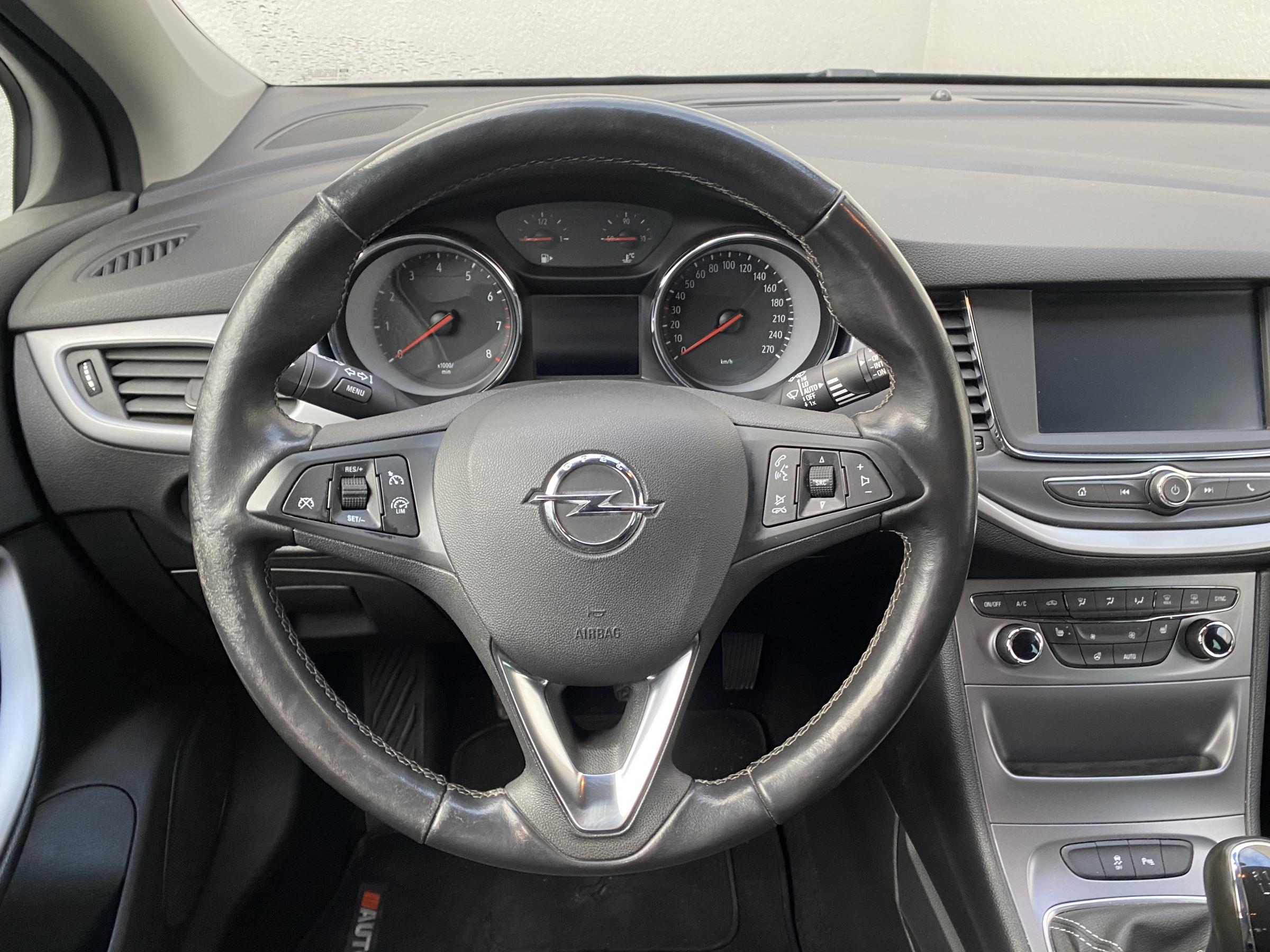 Opel Astra, 2018 - pohled č. 11