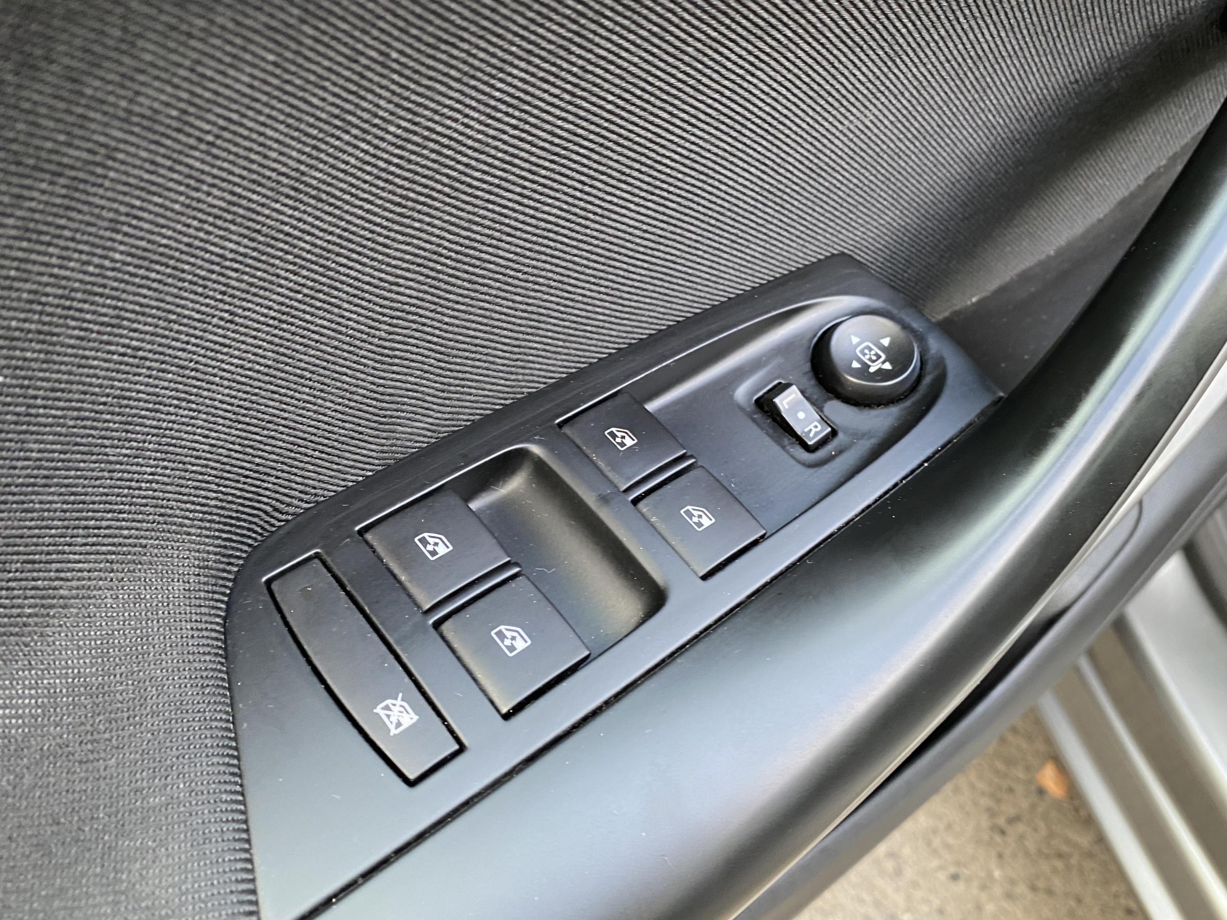 Opel Astra, 2018 - pohled č. 13