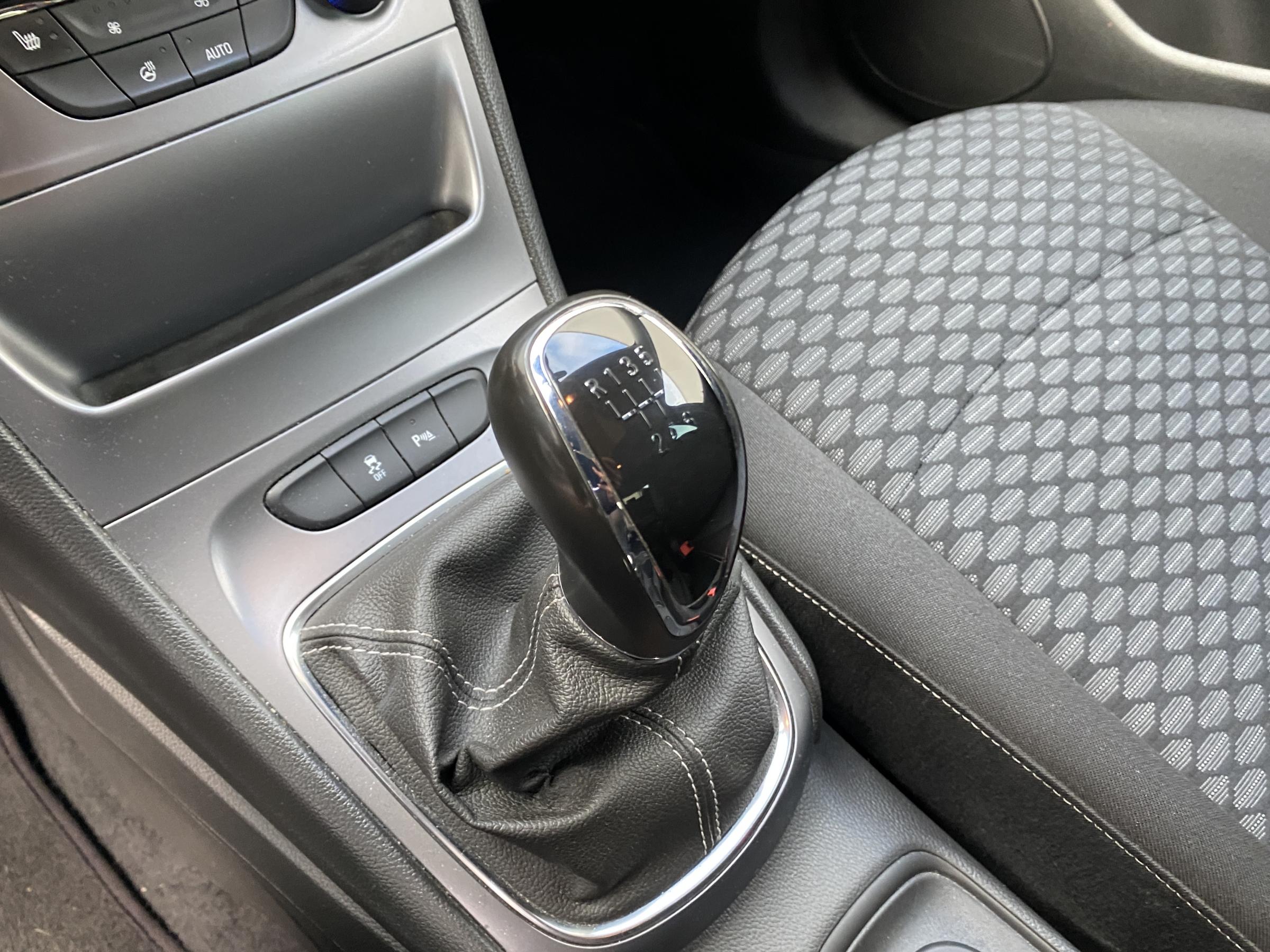 Opel Astra, 2018 - pohled č. 16