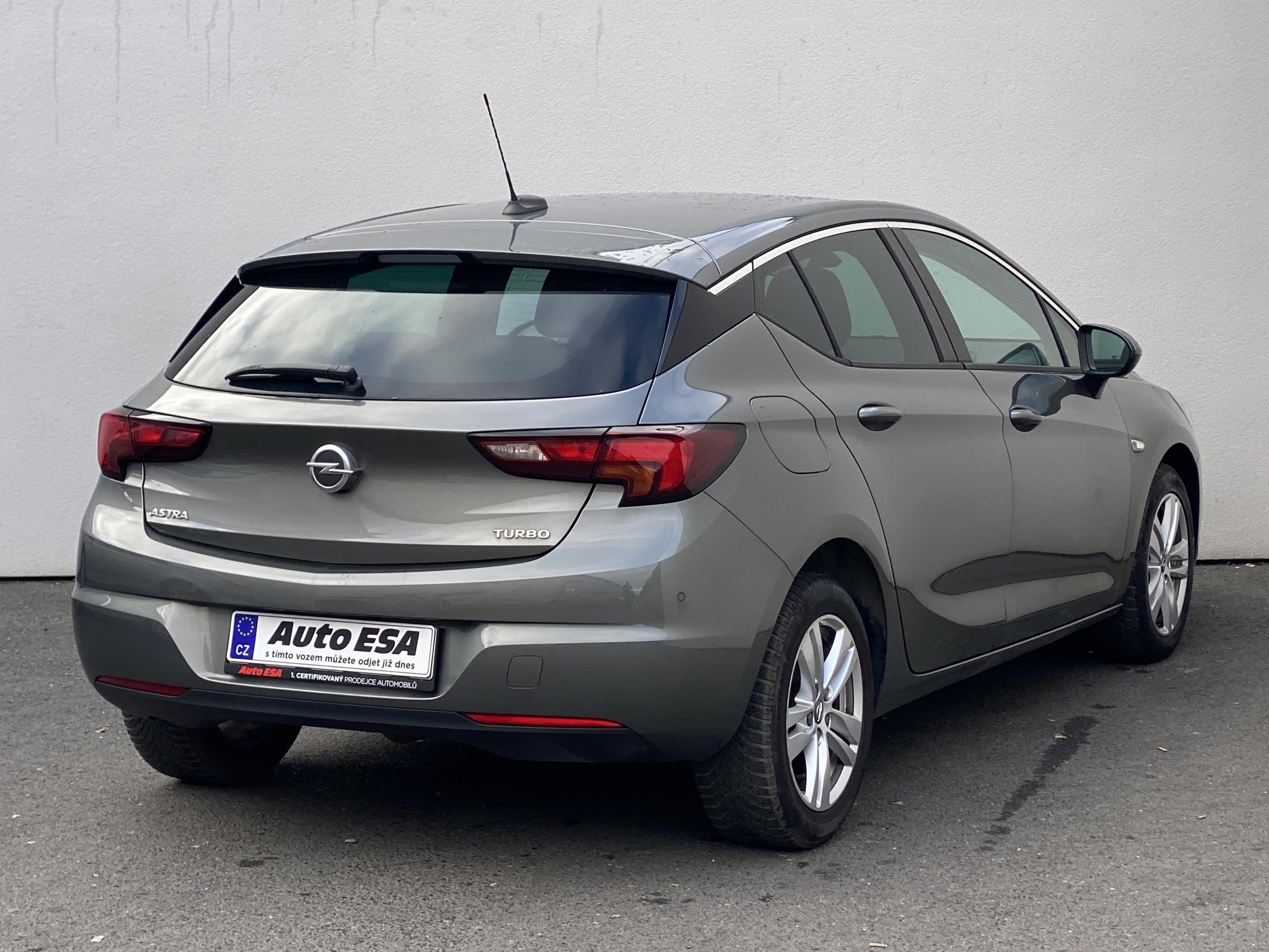 Opel Astra, 2018 - pohled č. 4