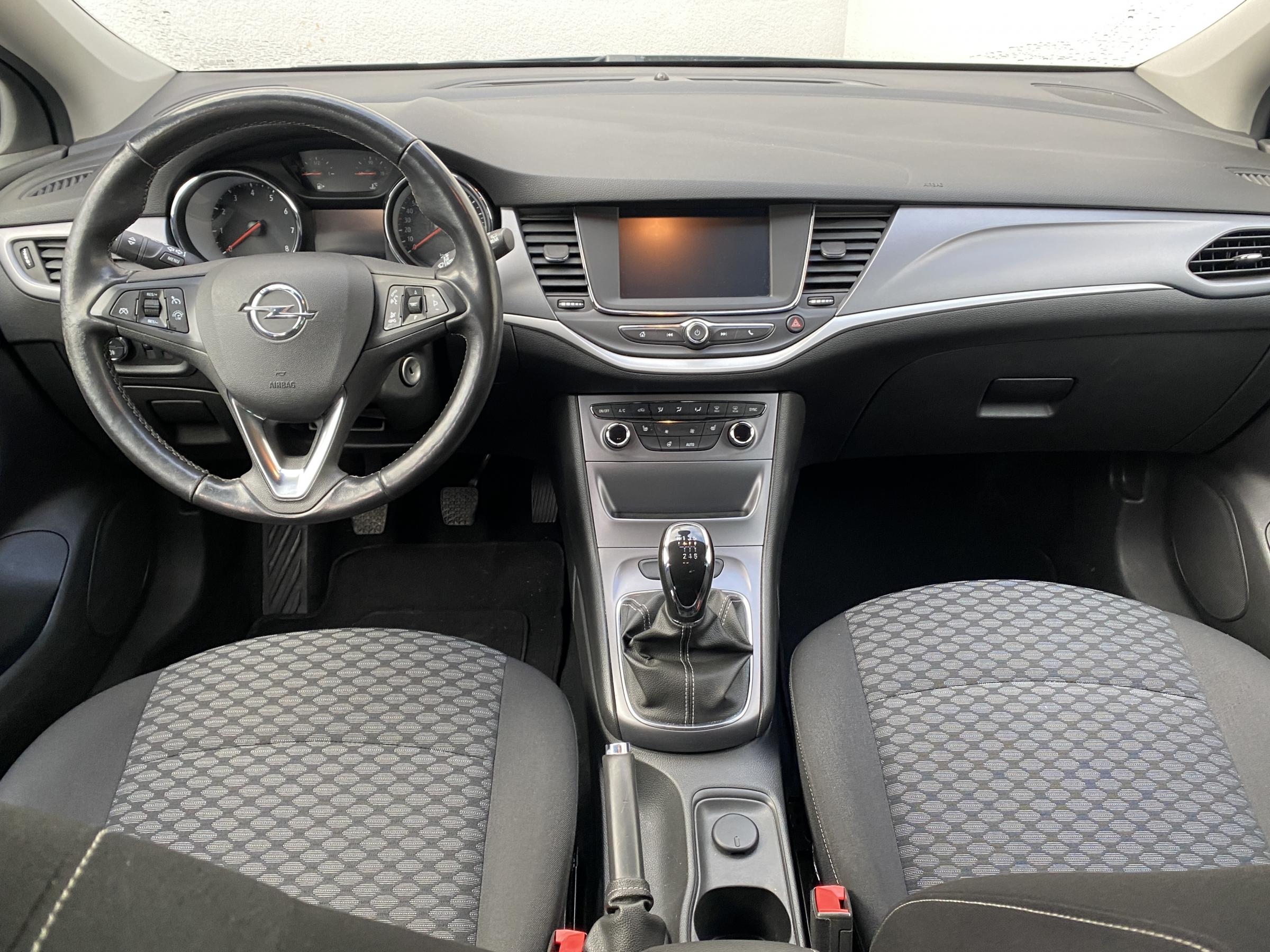Opel Astra, 2018 - pohled č. 8