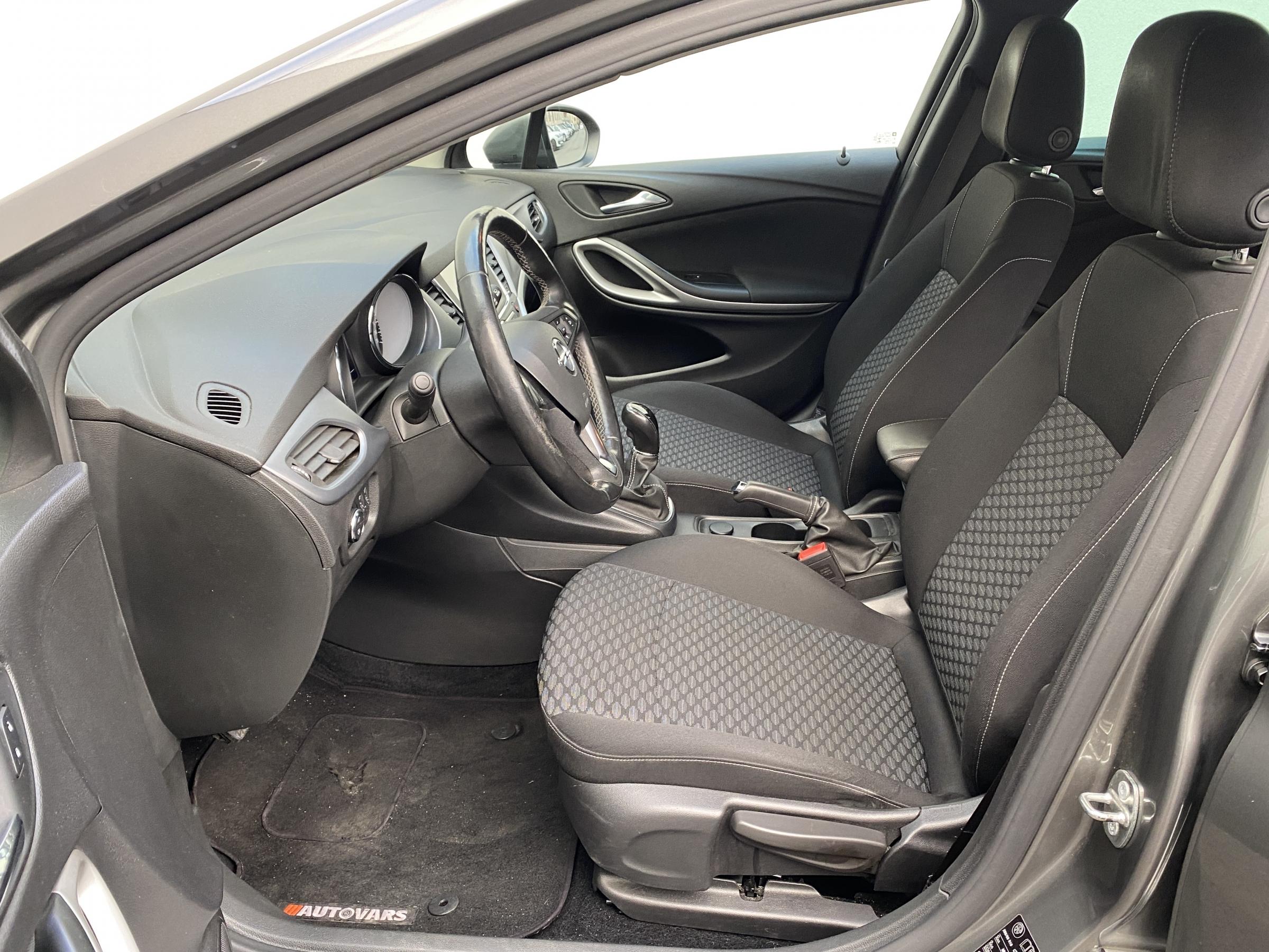 Opel Astra, 2018 - pohled č. 9