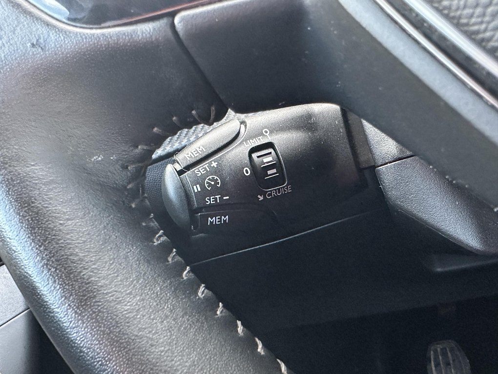 Peugeot 2008 1.2PT Allure