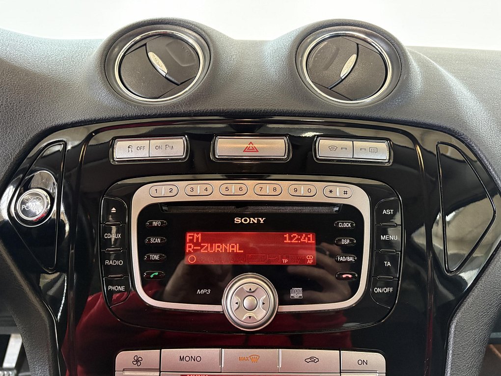 Ford Mondeo 2.0 i Titanium