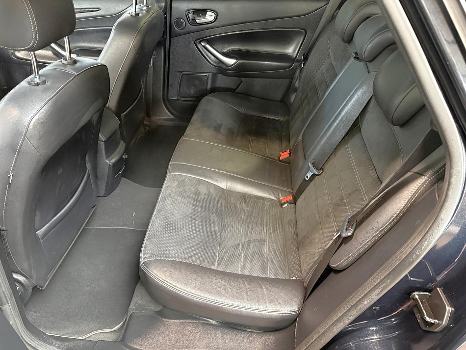 Ford Mondeo 2.0 i Titanium