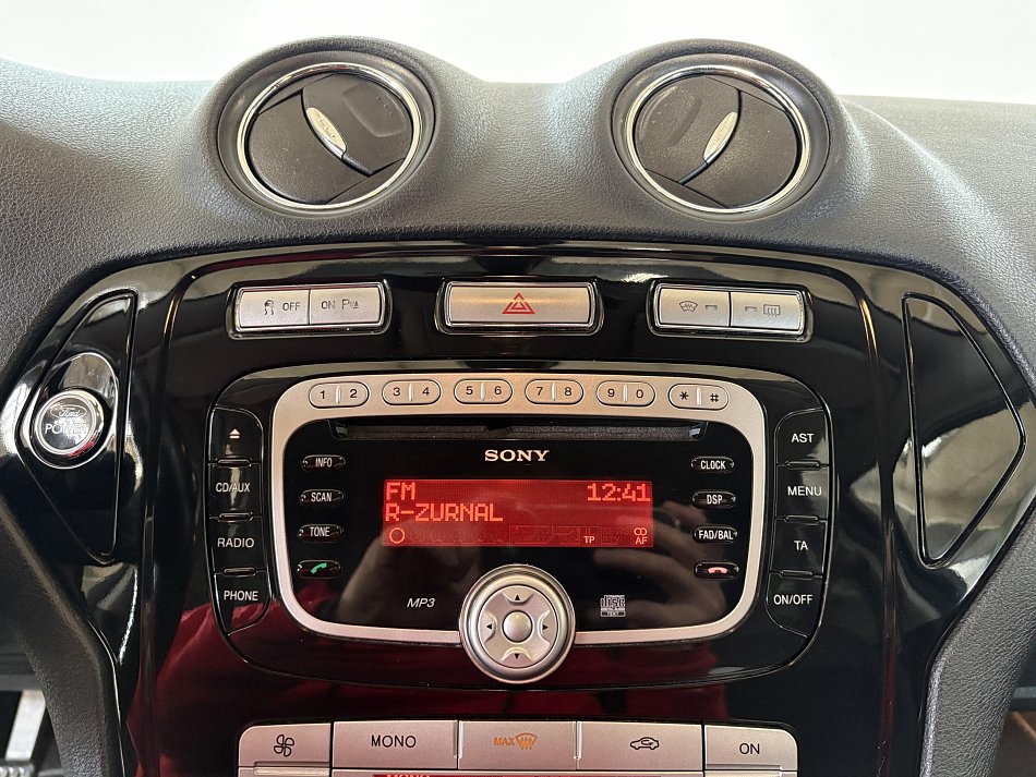 Ford Mondeo 2.0 i Titanium