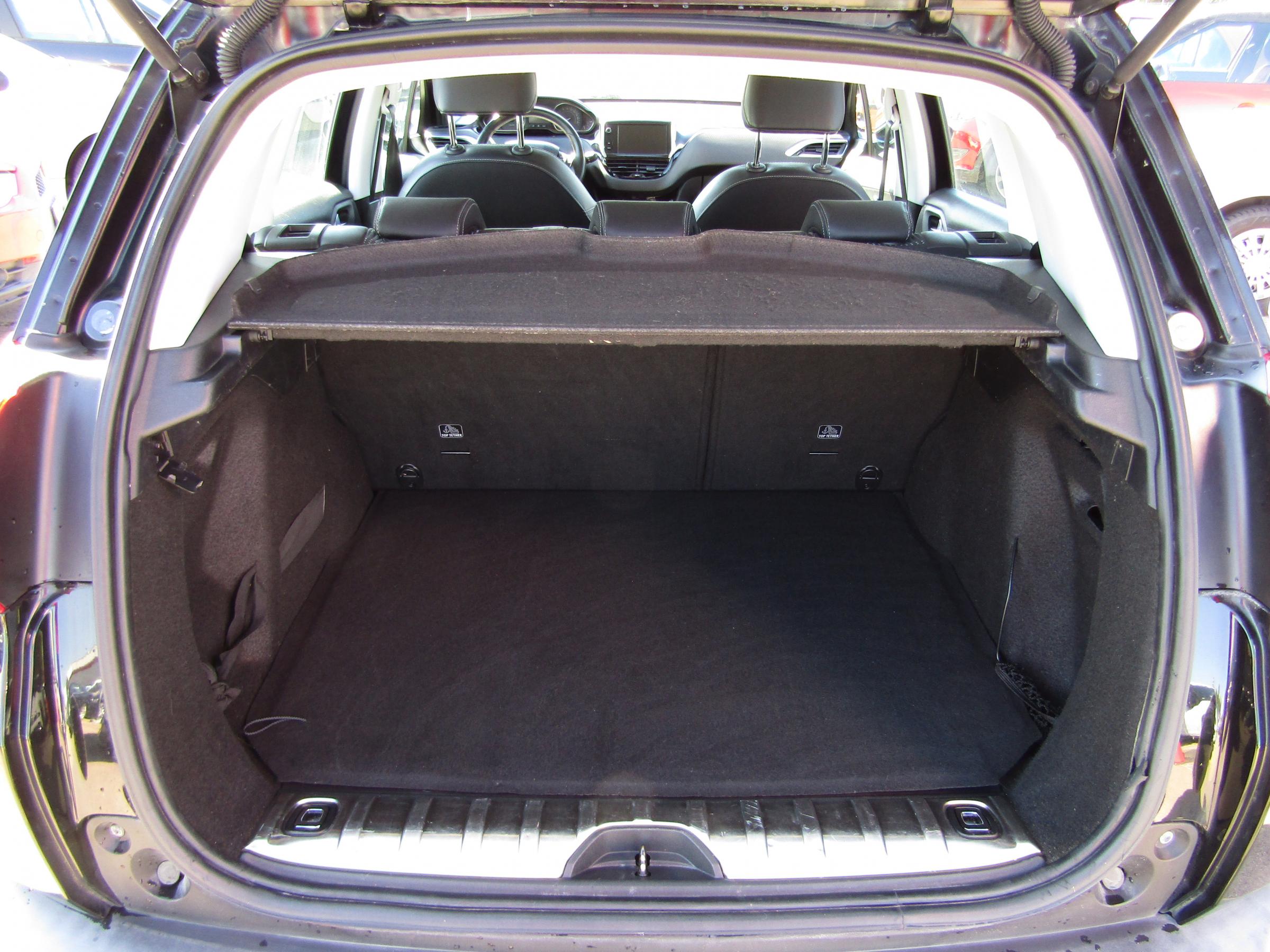 Peugeot 2008, 2017 - pohled č. 7