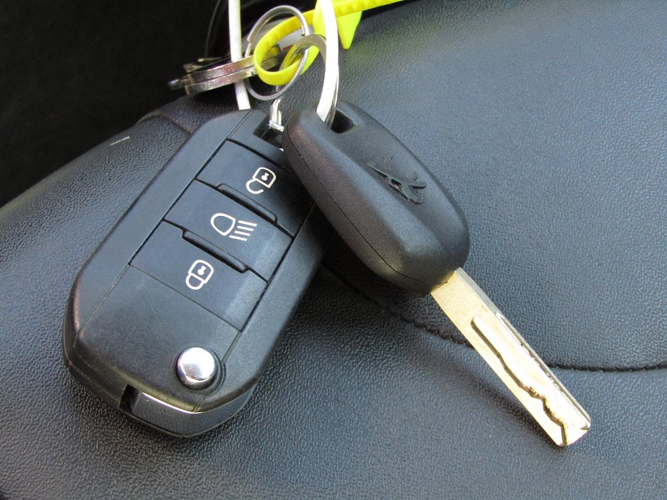 Peugeot 2008 1.2PT Allure