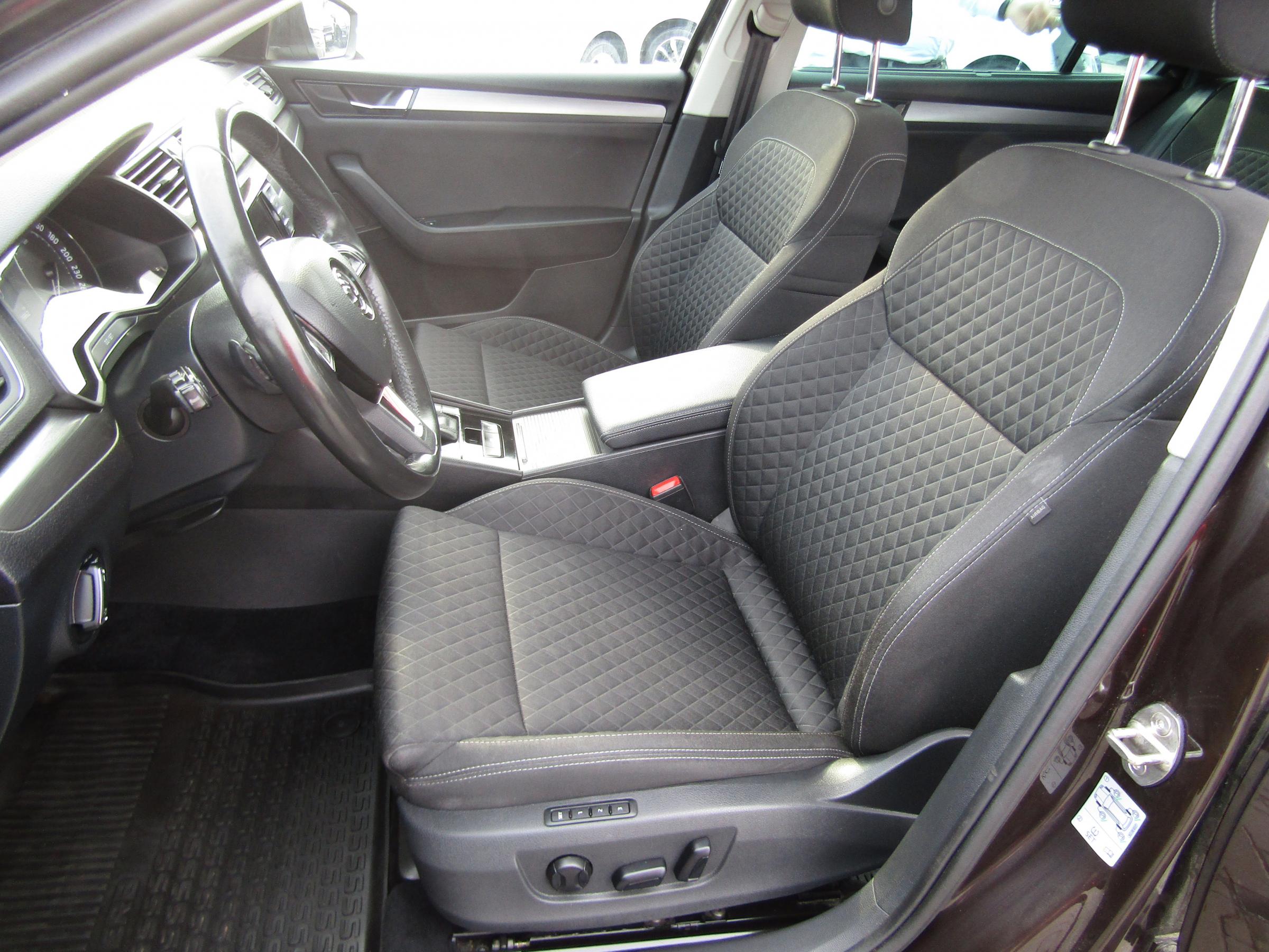 Škoda Superb III, 2016 - pohled č. 9