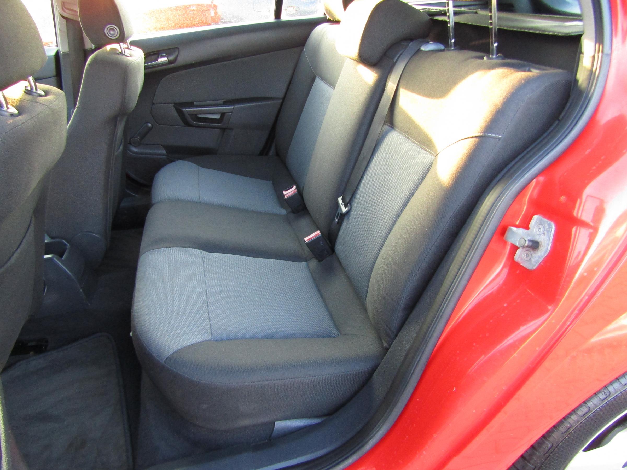 Opel Astra, 2005 - pohled č. 10