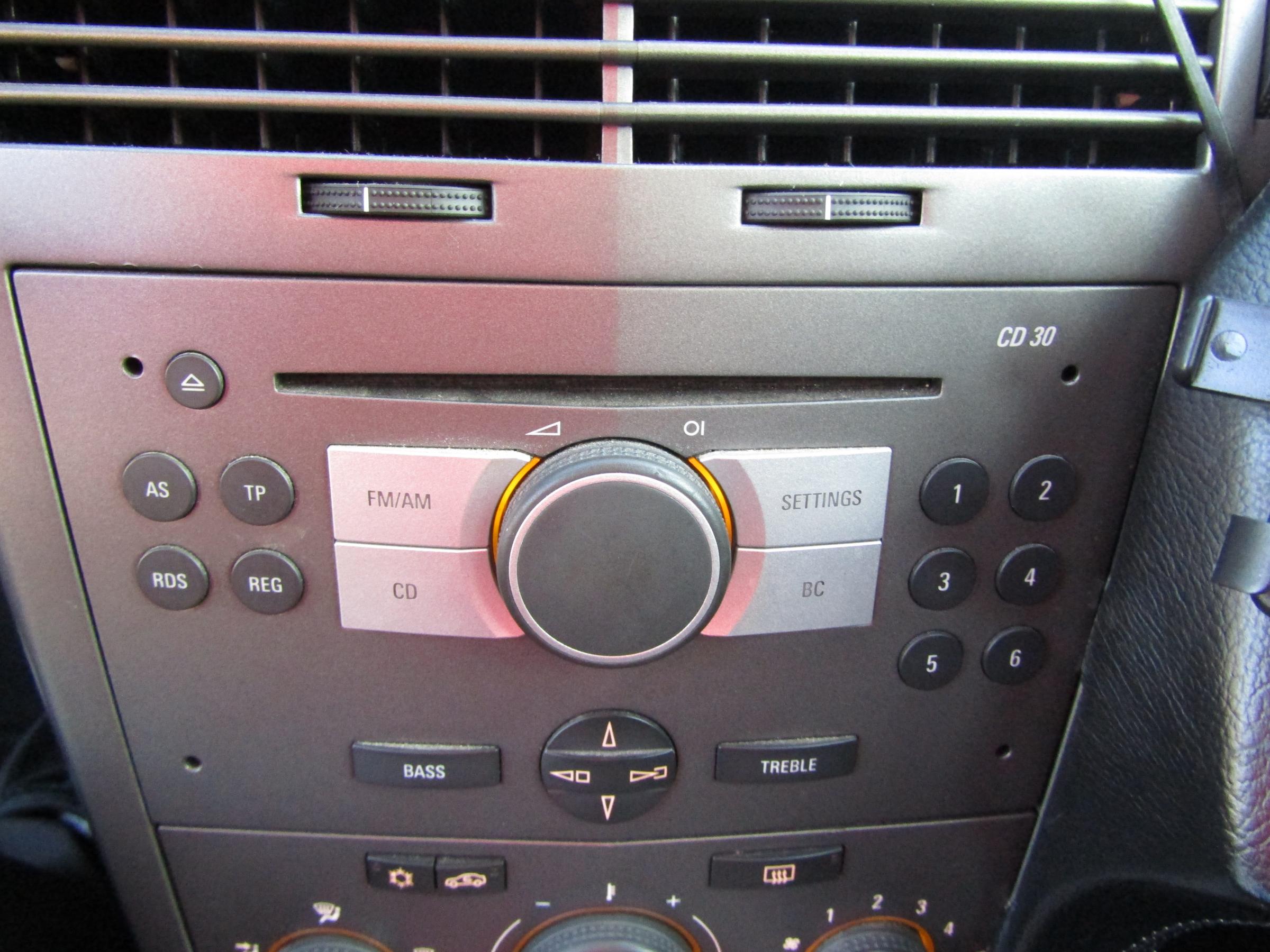 Opel Astra, 2005 - pohled č. 15