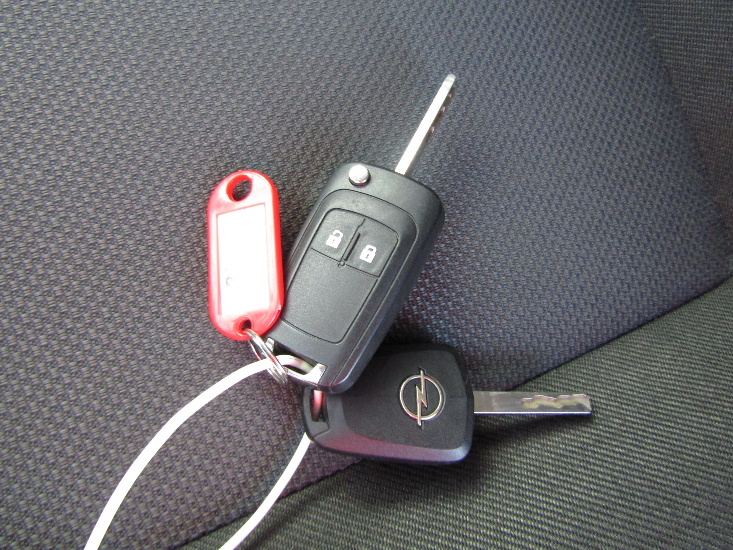 Opel Astra, 2005 - pohled č. 18