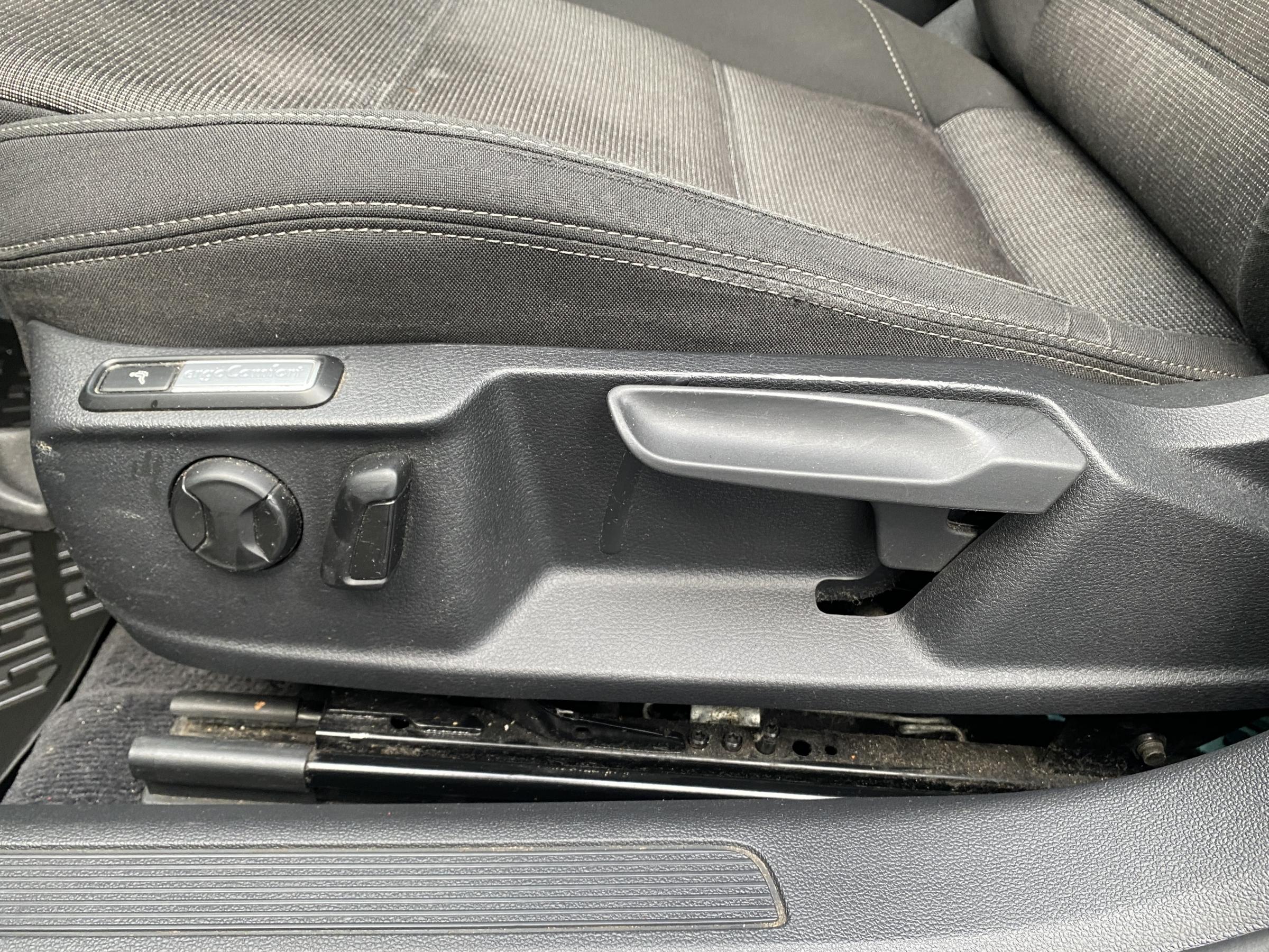 Volkswagen Passat, 2015 - pohled č. 14